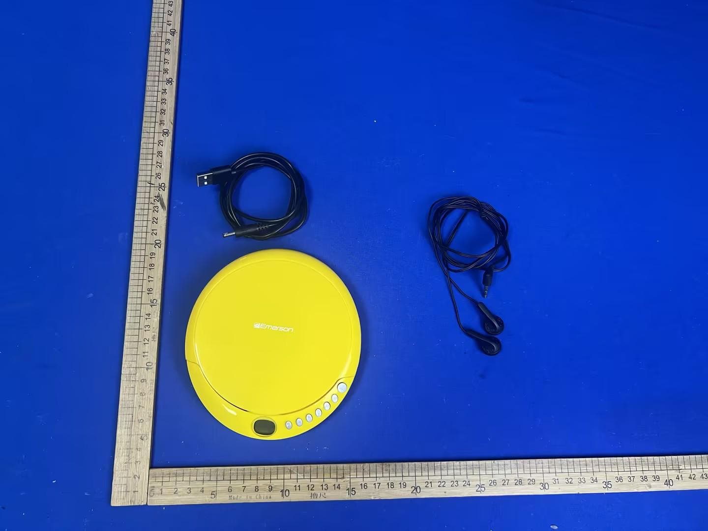 Portable CD Player with FM Radio and Bluetooth AudioStream - FCC ID 2AVMZ-TCD512 - Dongguan Shunlang Electronics Co., Ltd (4)