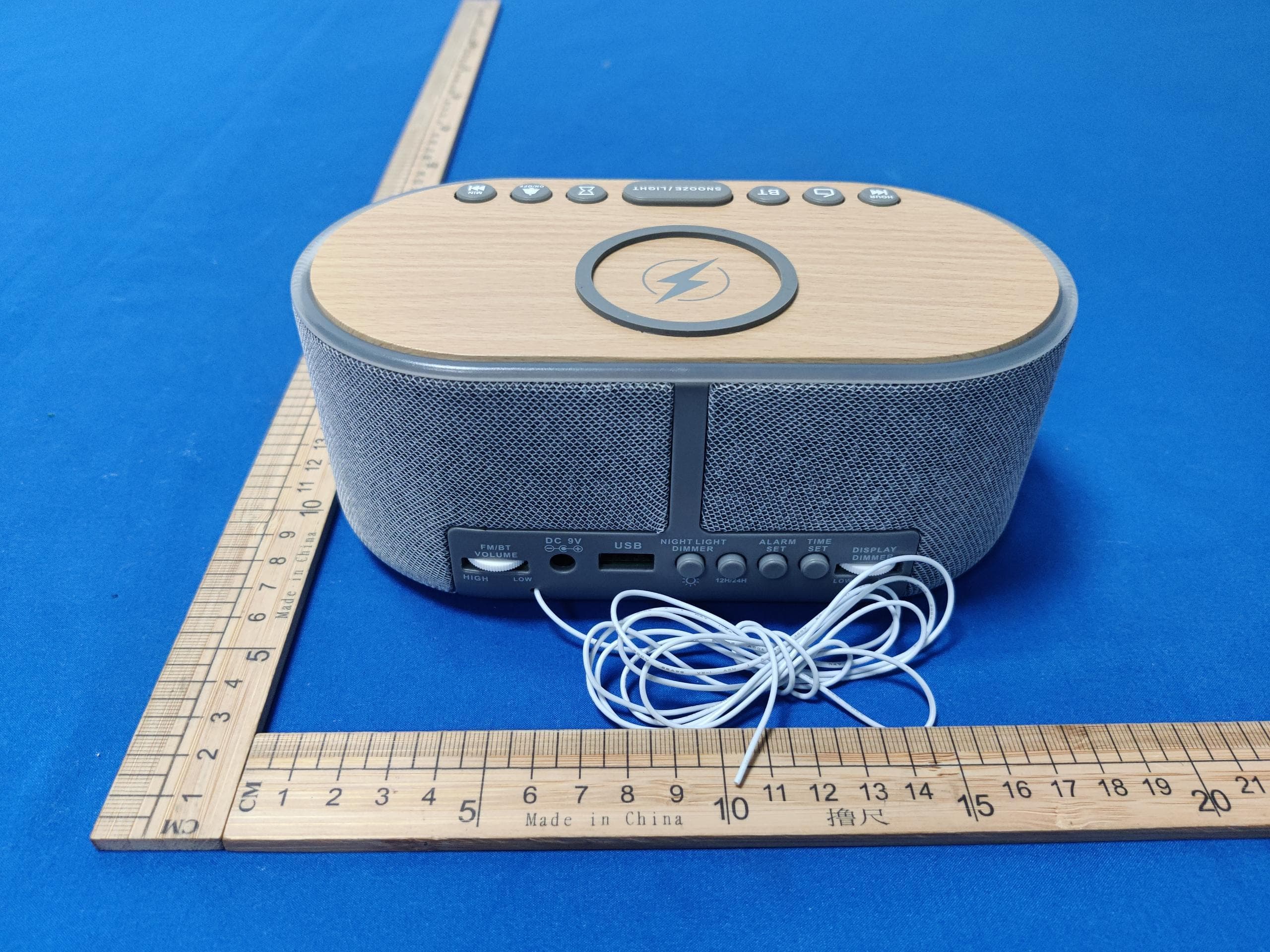 Bluetooth Speaker Alarm Clock with FM Radio, Wireless Charging - FCC ID 2AVMZ-UE268 - Dongguan Shunlang Electronics Co., Ltd