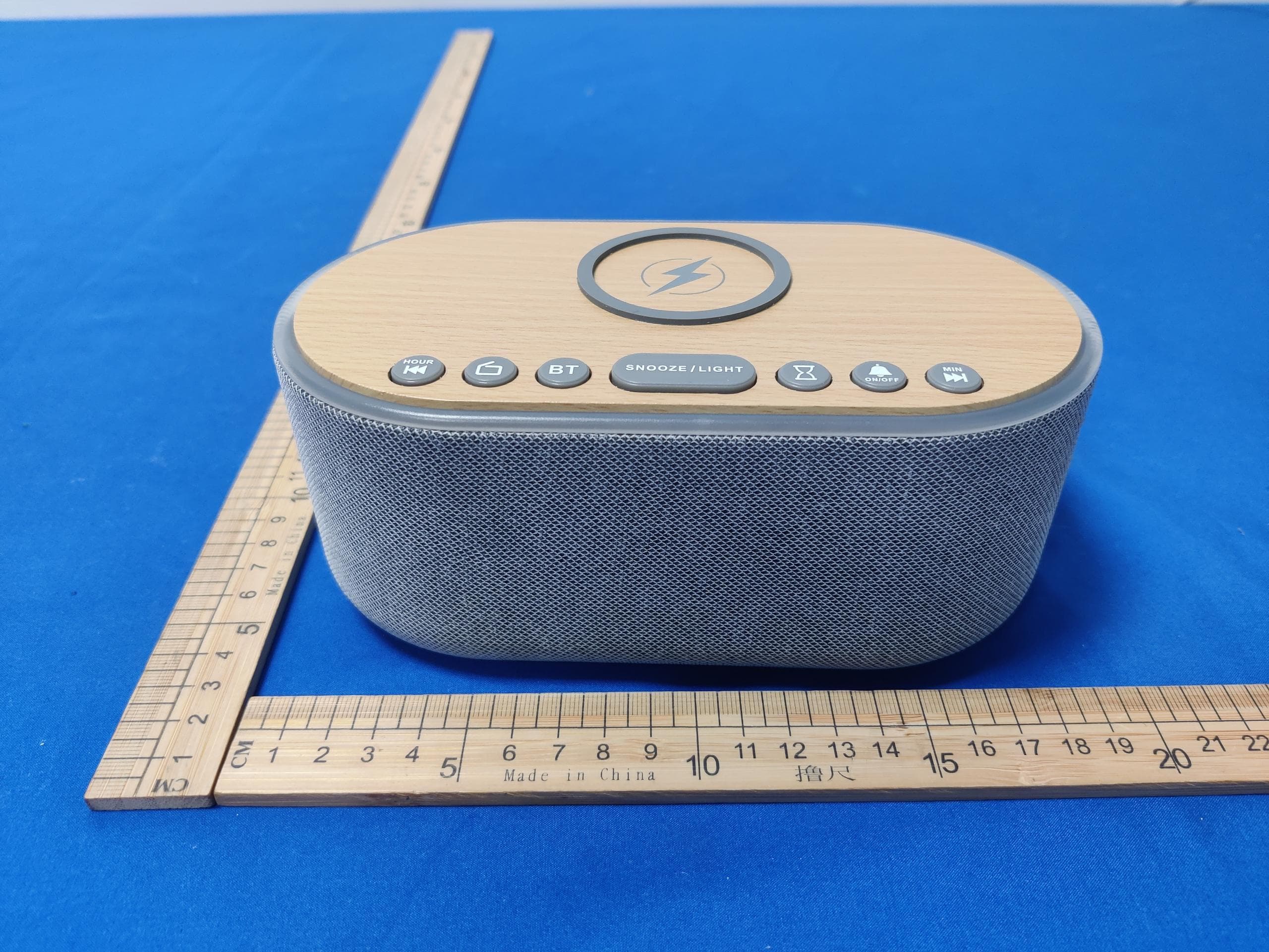 Bluetooth Speaker Alarm Clock with FM Radio, Wireless Charging - FCC ID 2AVMZ-UE268 - Dongguan Shunlang Electronics Co., Ltd (3)