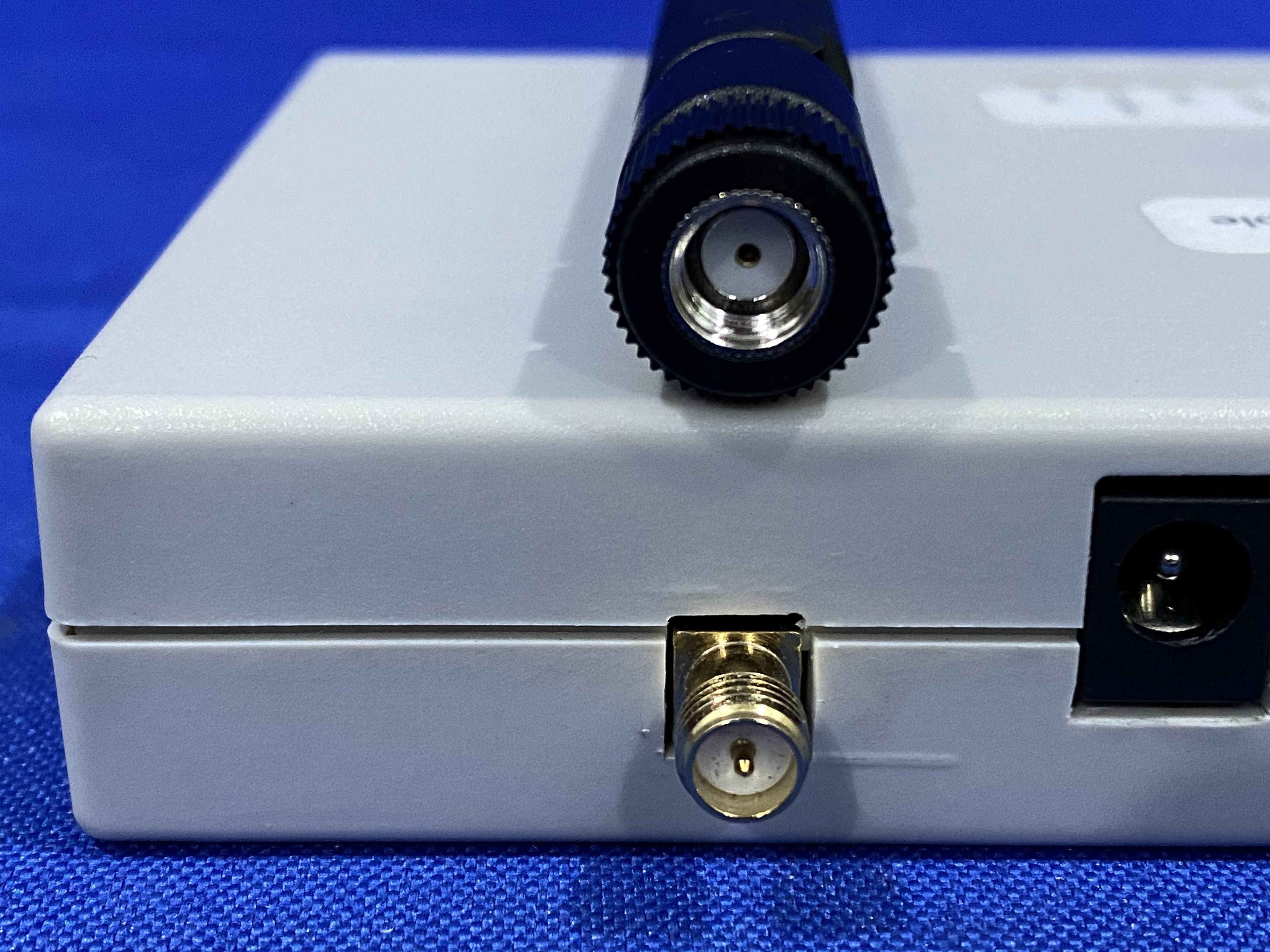 Rais2.1 Base Station - FCC ID 2AVOR-BASE - RETAIL AWARE INC
