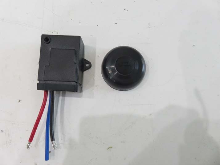 Remote wireless horn button hub mount, 2.4G, SD - FCC ID 2AVQE431050-1 - Sea-Dog Line