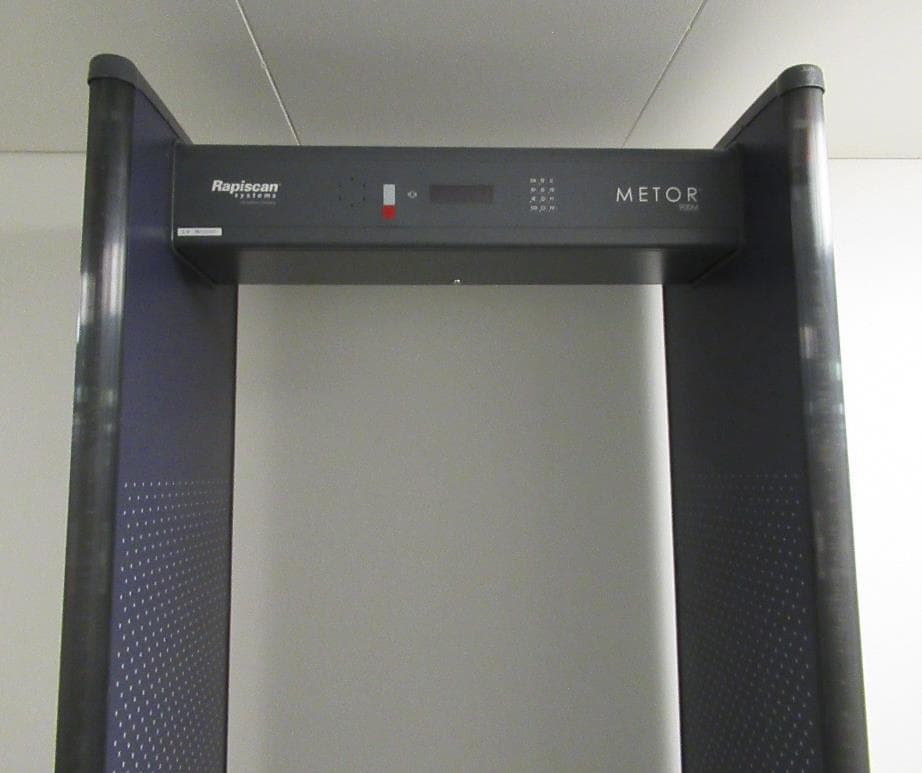 Metor 900M Walk-Through Metal Detector - FCC ID 2AVRB-METOR-900M - Rapiscan Systems (3)
