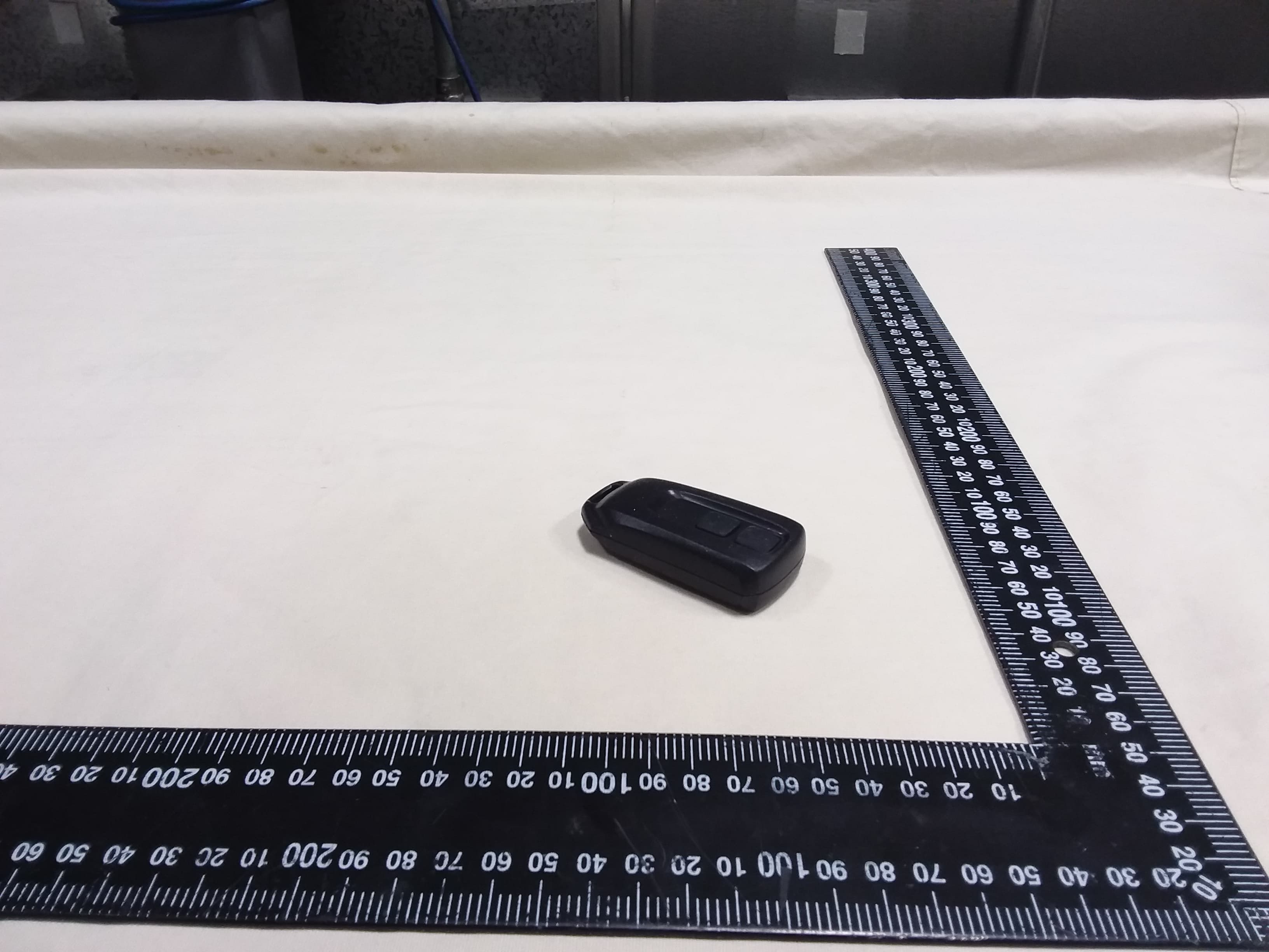 Hunter Beacon Keyfob handheld transceiver and indicator - FCC ID 2AVRC-71100-701 - Rugged Nature, LLC