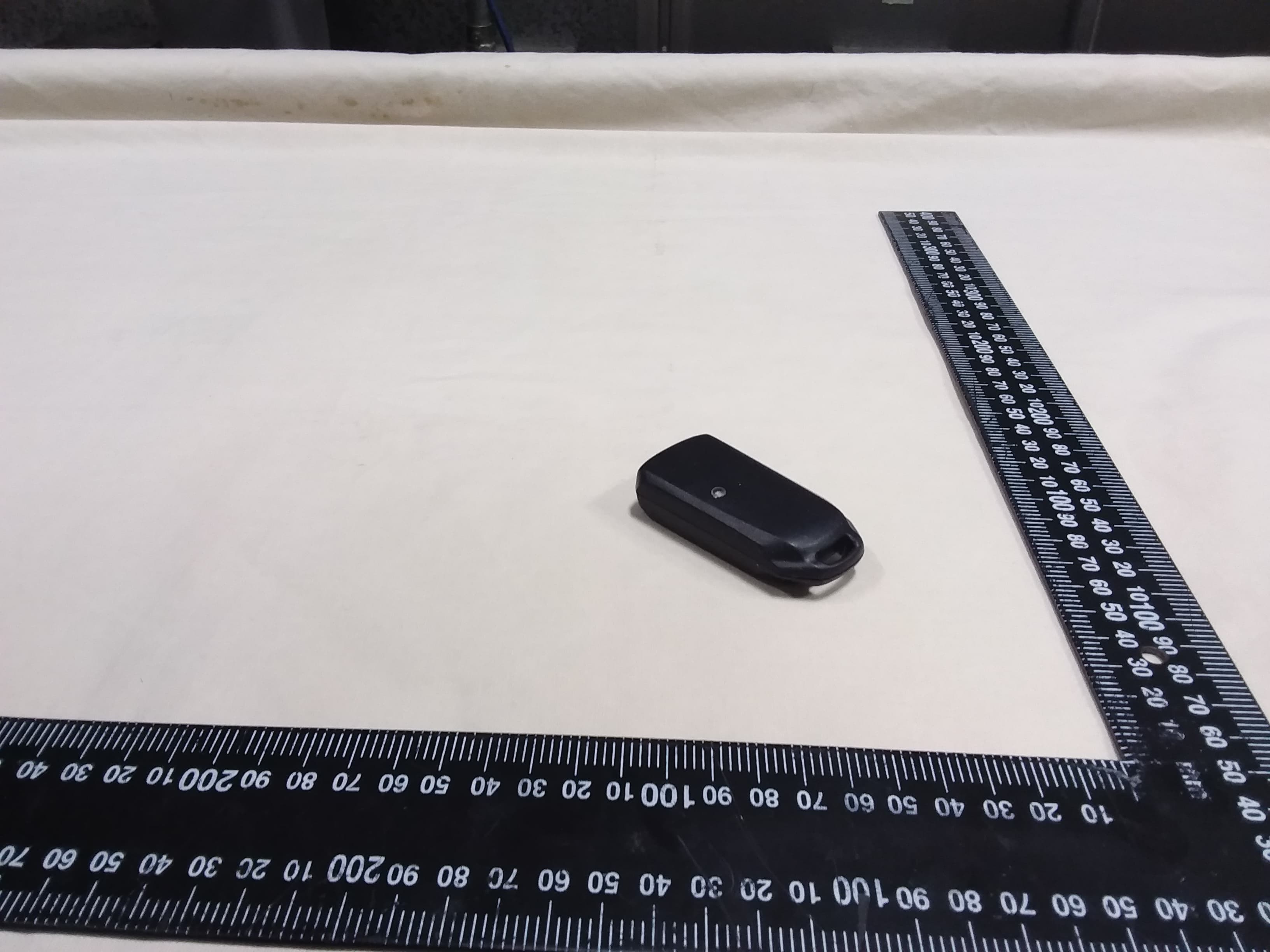Hunter Beacon Keyfob handheld transceiver and indicator - FCC ID 2AVRC-71100-701 - Rugged Nature, LLC (2)