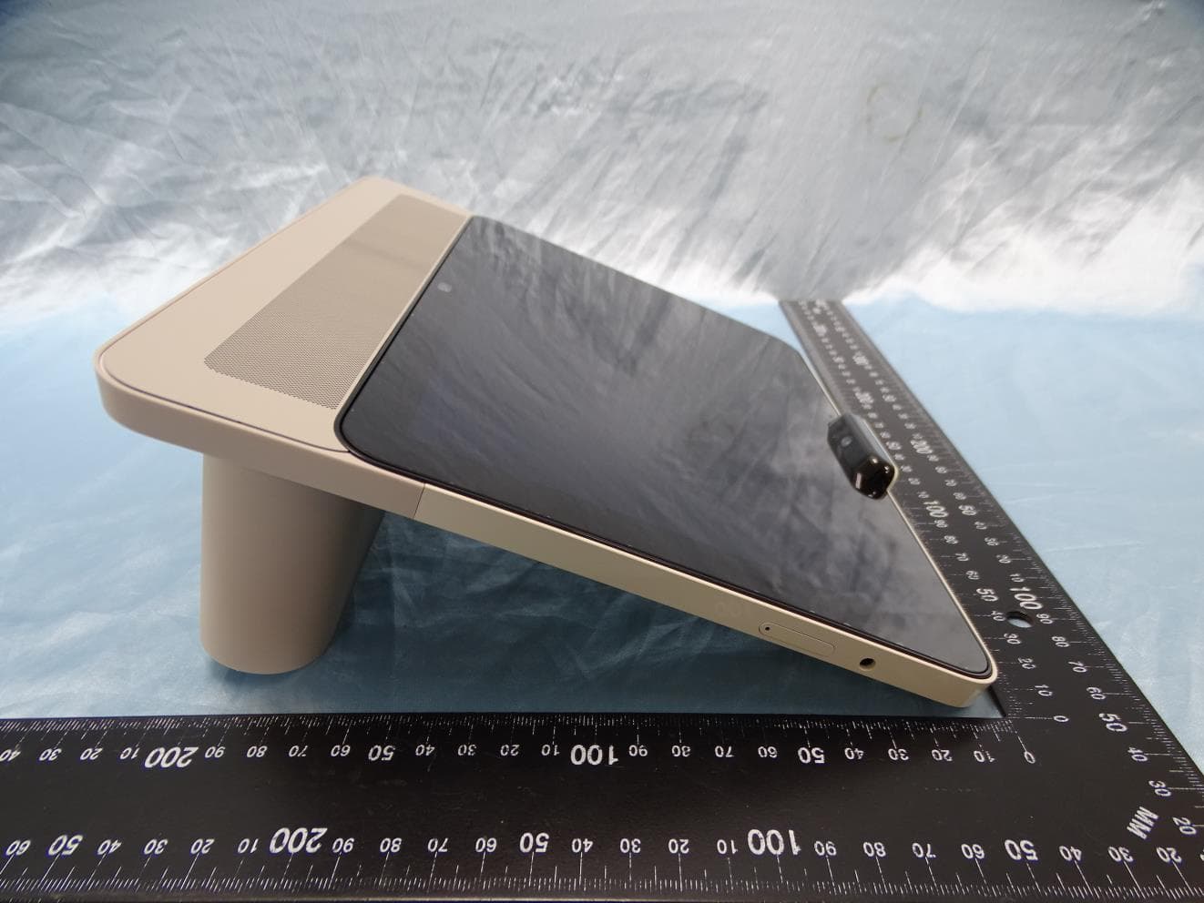 Tablet - FCC ID 2AVRLS10W - Tangible Play Inc. (2)