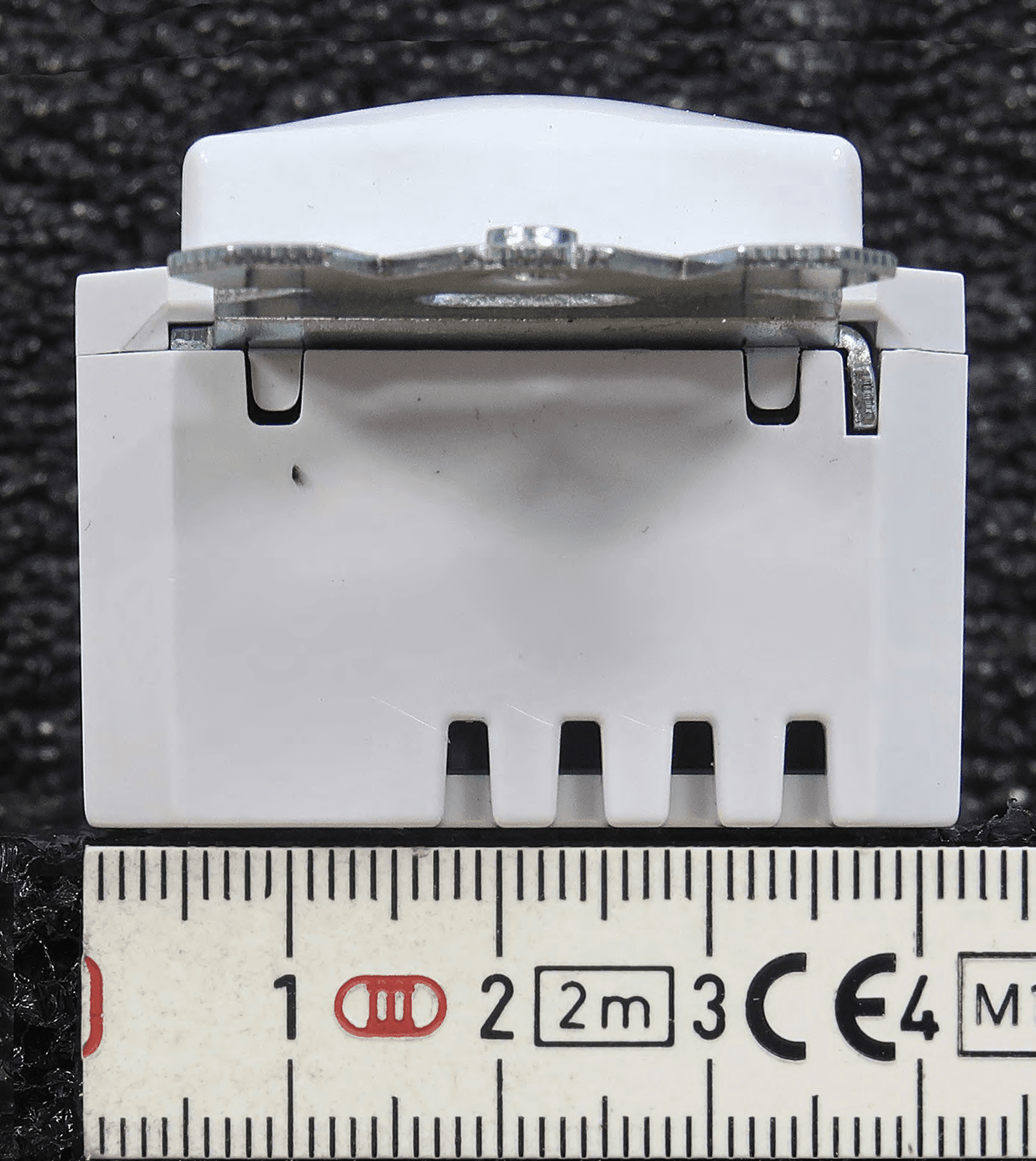 Wireless line powered and battery powered wall switch - FCC ID 2AVRY-SWX0001 - BLP Technologies, Inc. (2)