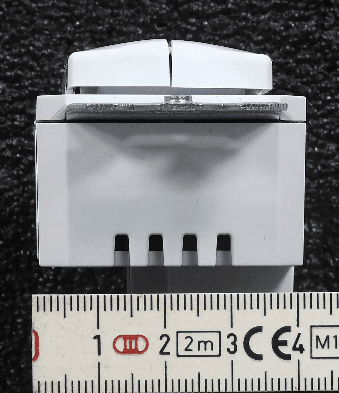 Wireless line powered and battery powered wall switch - FCC ID 2AVRY-SWX0001 - BLP Technologies, Inc.