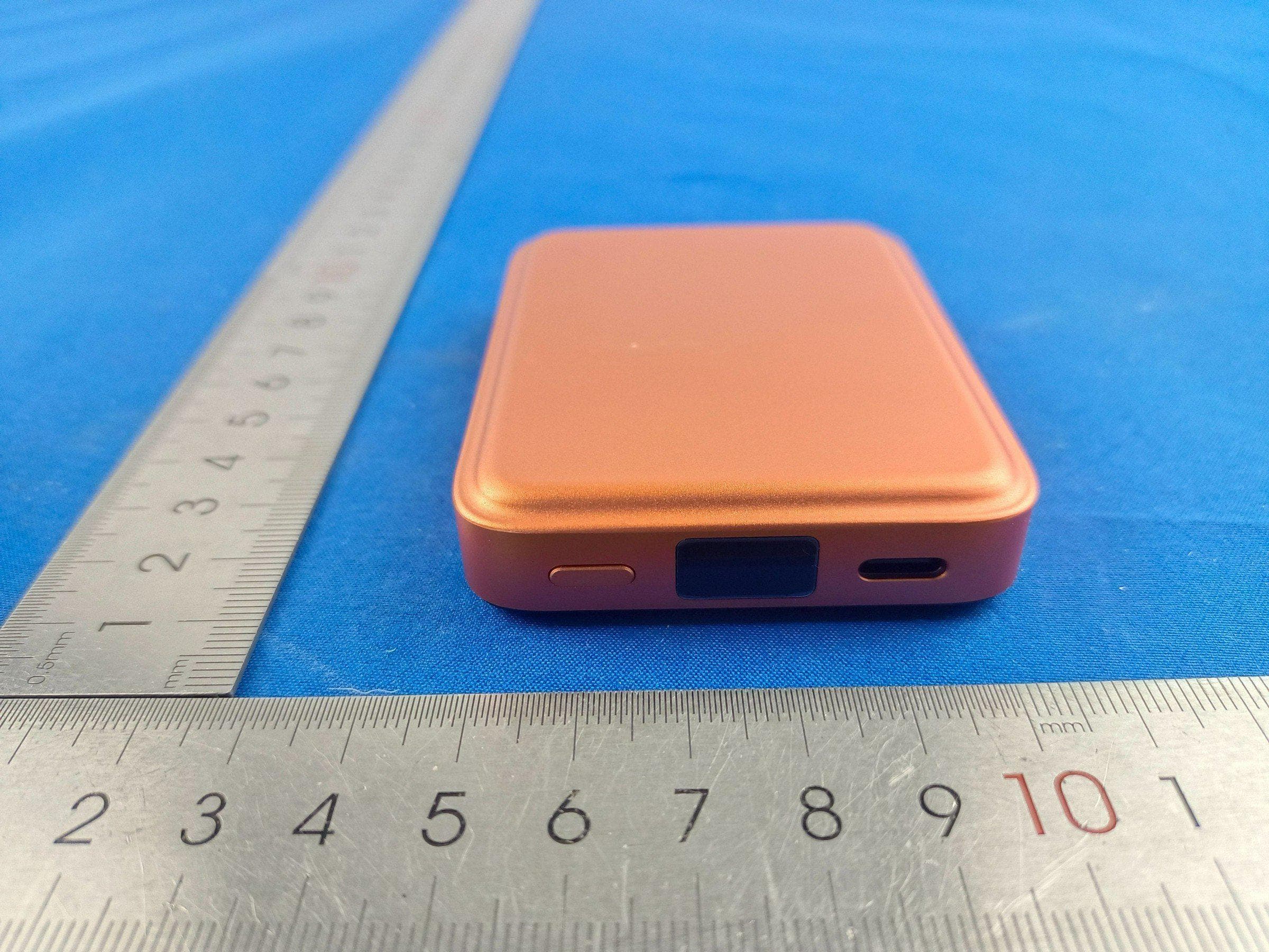 Wireless Power Bank - FCC ID 2AVSB-P50 - Shenzhen Mgctech Co.,Ltd. (5)