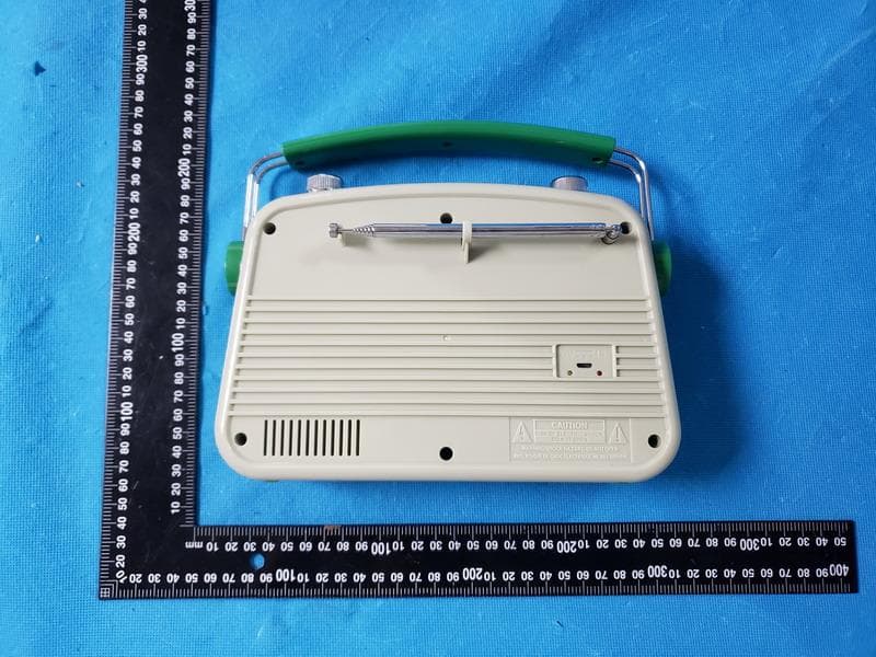 Portable Rechargeable AM/ FM Radio with Bluetooth - FCC ID 2AVTM-AM66S - TT Innovation Technology (HK) Co., Ltd. (2)