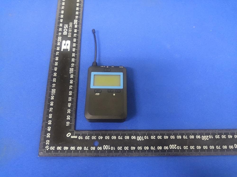 UHF Wireless Microphone System - FCC ID 2AVV4-001 - Shenzhen Yilaisi Electronic Technology Co., Ltd. (4)