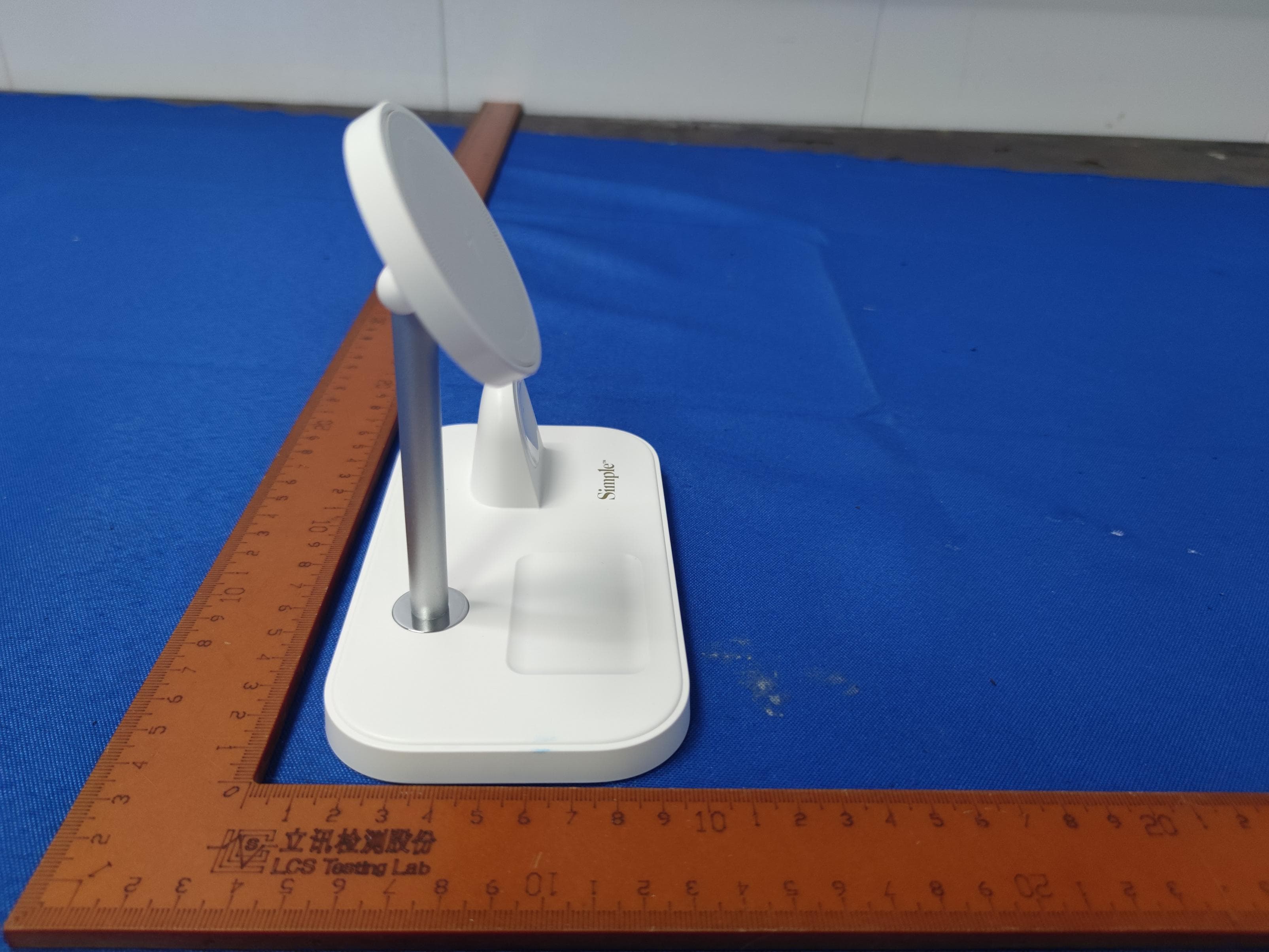 3 in 1 Wireless Charge Stand - FCC ID 2AVV6-802962 - Liquipel Protection LLC (3)