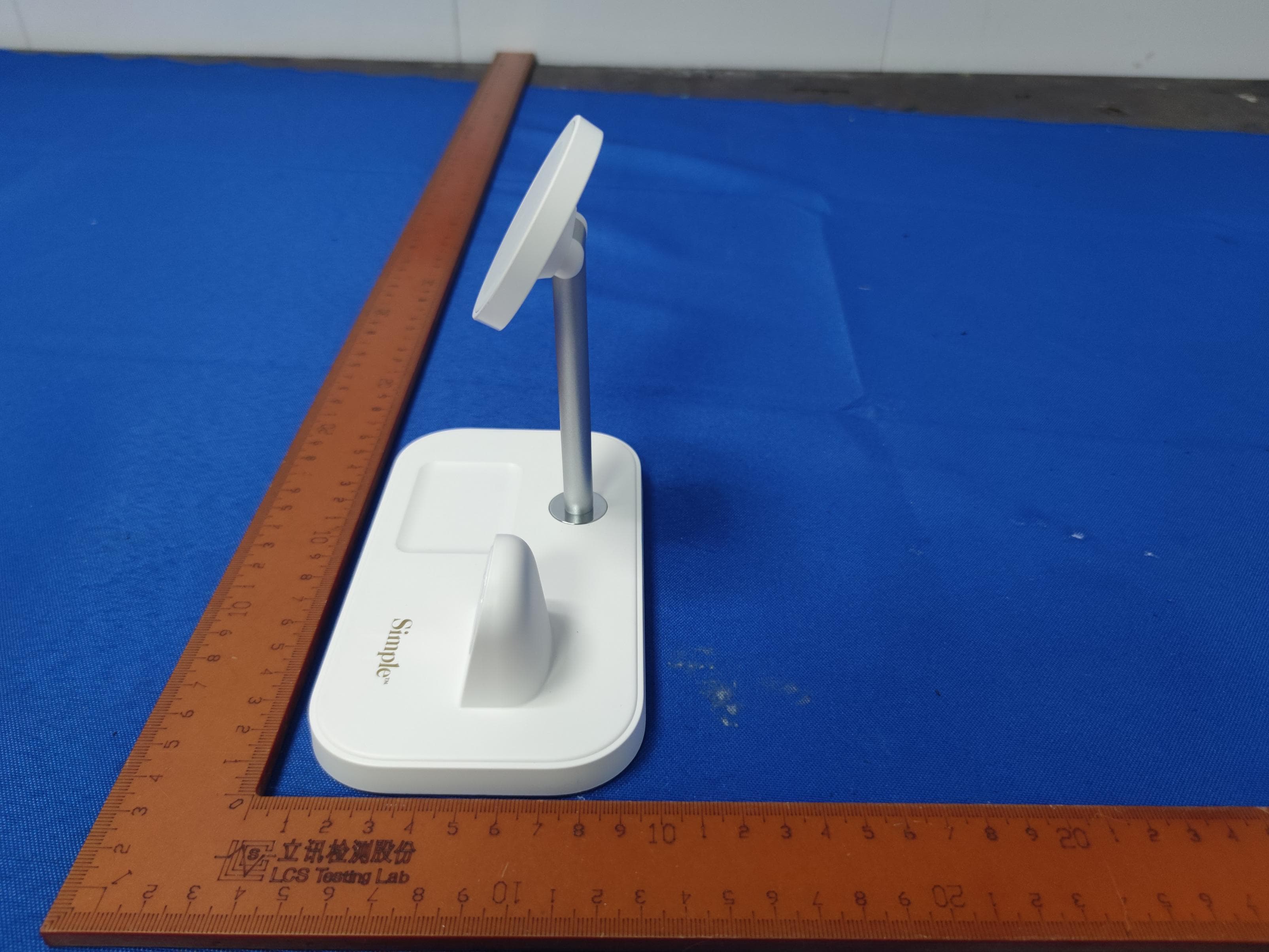 3 in 1 Wireless Charge Stand - FCC ID 2AVV6-802962 - Liquipel Protection LLC (2)