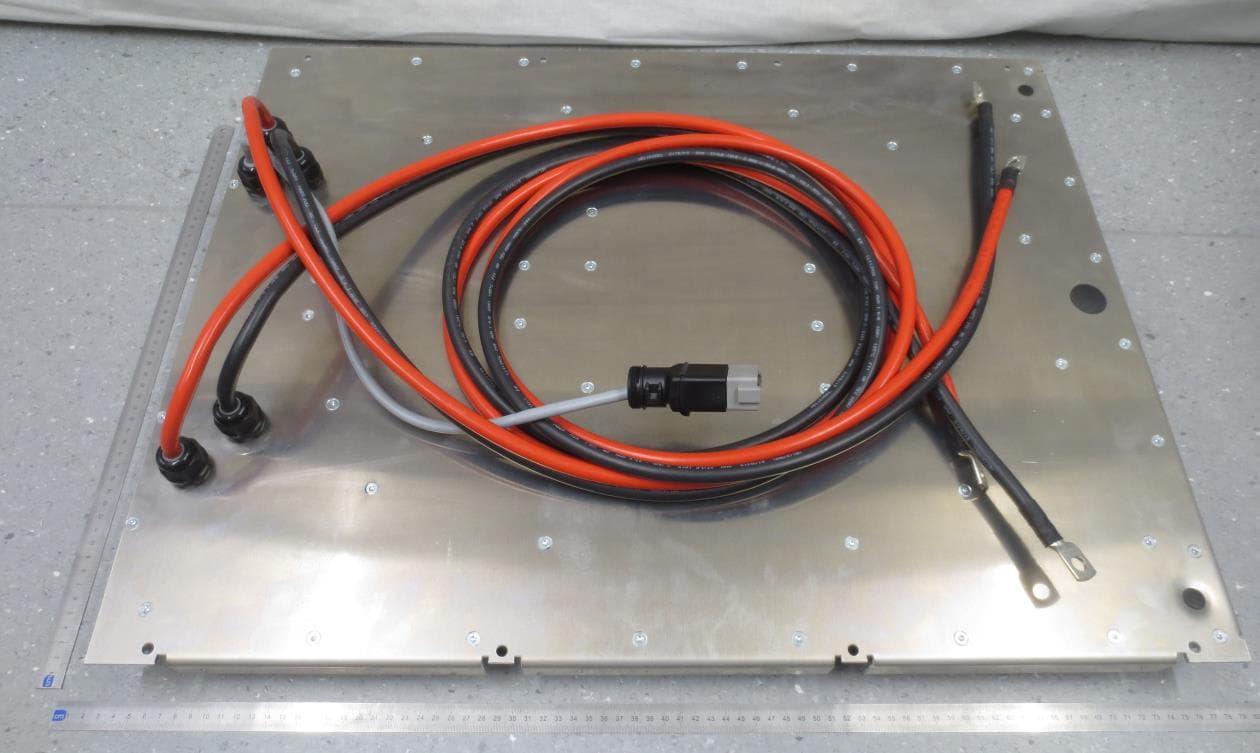 Wireless Charger Secondary Pad - FCC ID 2AVWKWSU30KW - DELTA ENERGY SYSTEMS (GERMANY) GMBH (3)