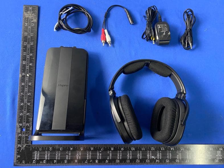 Digital Wireless TV Headphones - FCC ID 2AVXS-HW1 - YI HAO CANG SHANG MAO (SHENZHEN) YOU XIAN GONG SI (4)