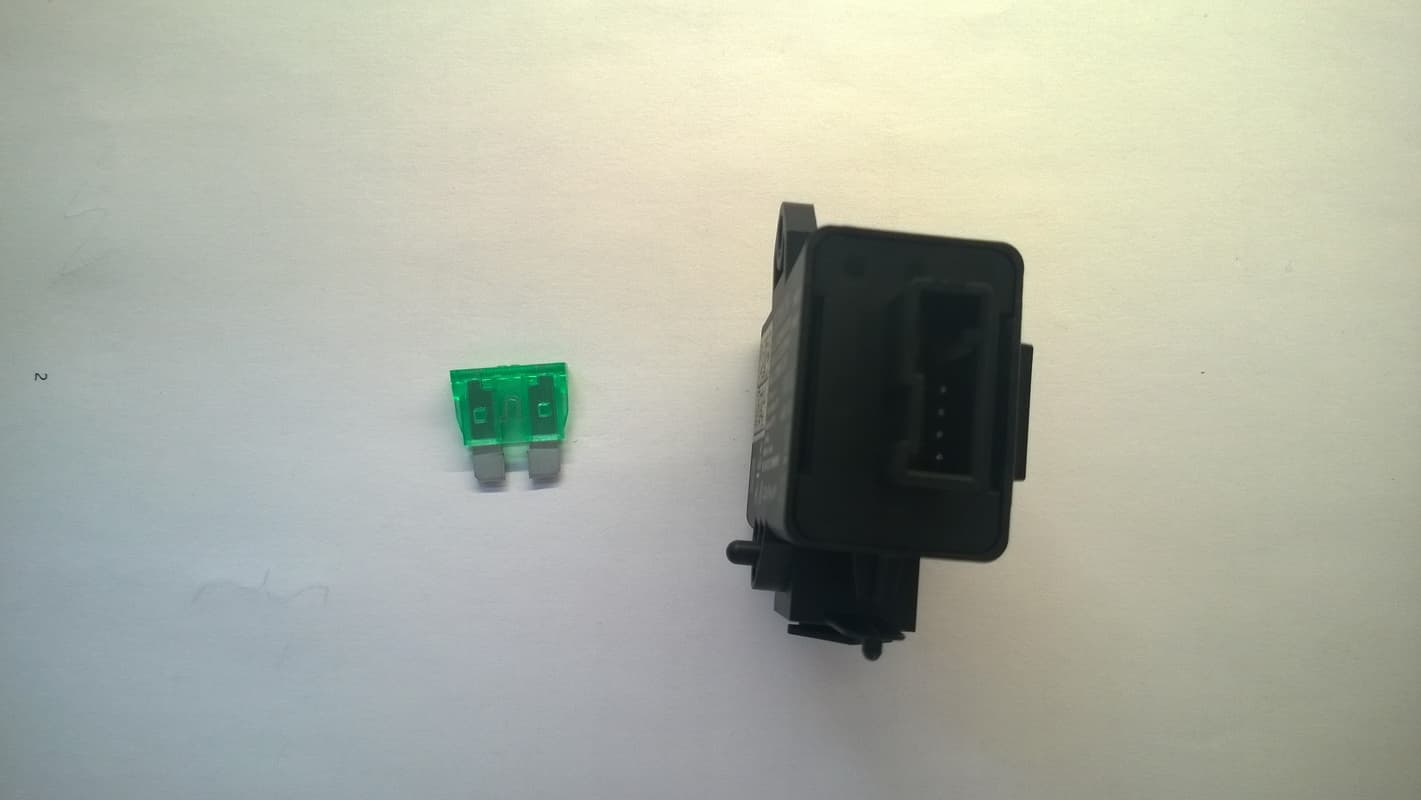 Wireless Seat Belt Reminder - Car Unit - FCC ID 2AVXWWSBRC001 - AEV spol. s r.o. (2)