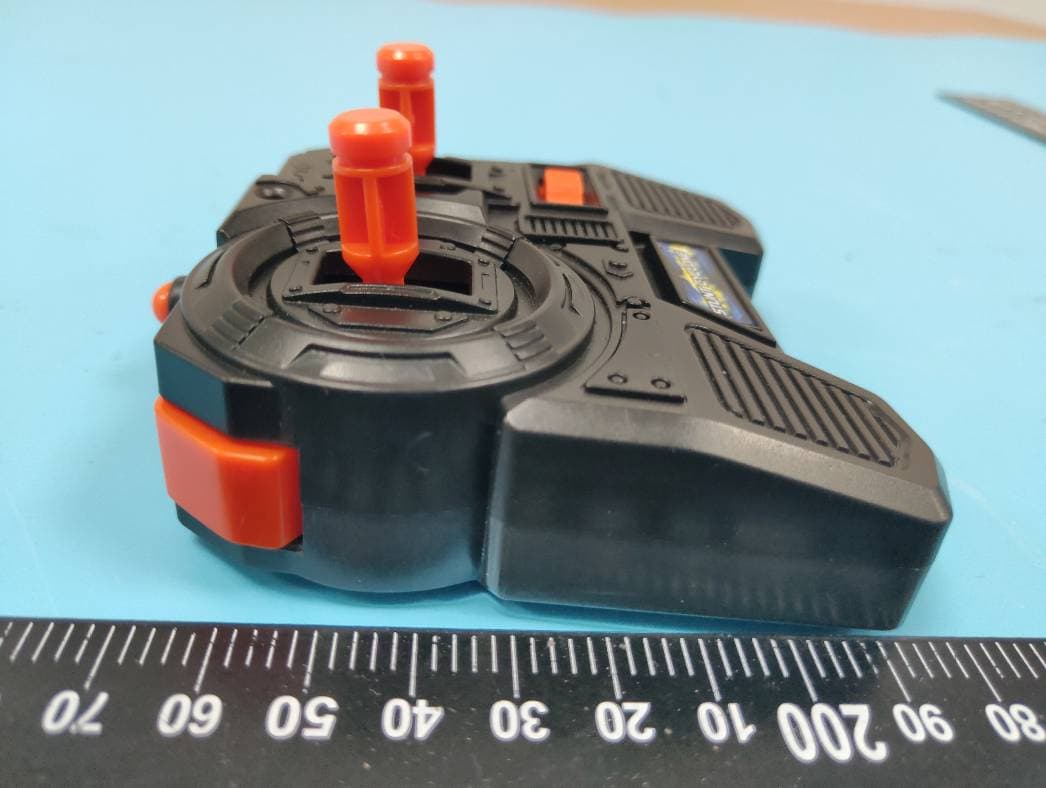 RC CLAW TUMBLING WHEELER (Controller) - FCC ID 2AVYA-FD24G20 - Speed Well International Industrial Ltd. (3)