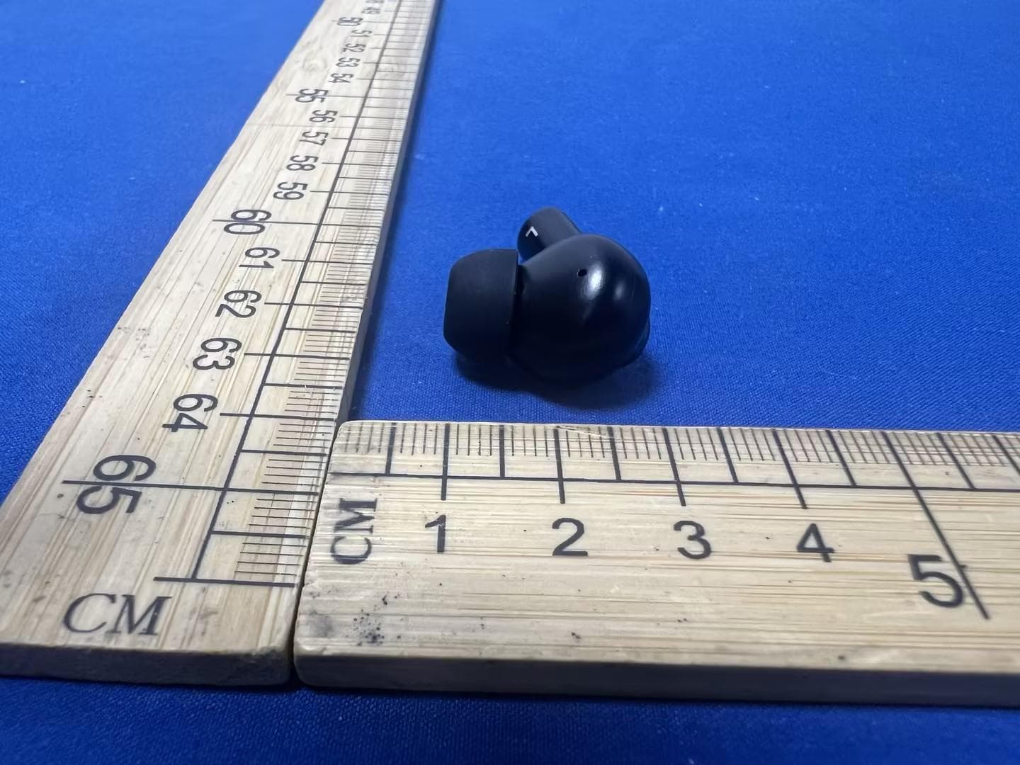 True Wireless Earphone - FCC ID 2AVYG-ZIP19 - Yibai Science & Technology (Shenzhen) Co., Ltd. (4)