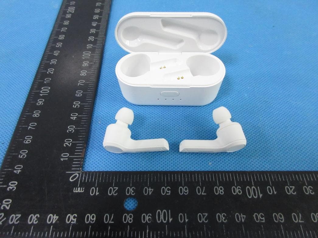 True Wireless Earphones - FCC ID 2AW22-AIRIAL - PROZIS.COM, S.A.