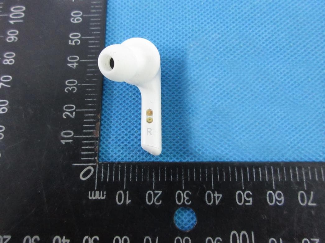True Wireless Earphones - FCC ID 2AW22-AIRIAR - PROZIS.COM, S.A. (3)