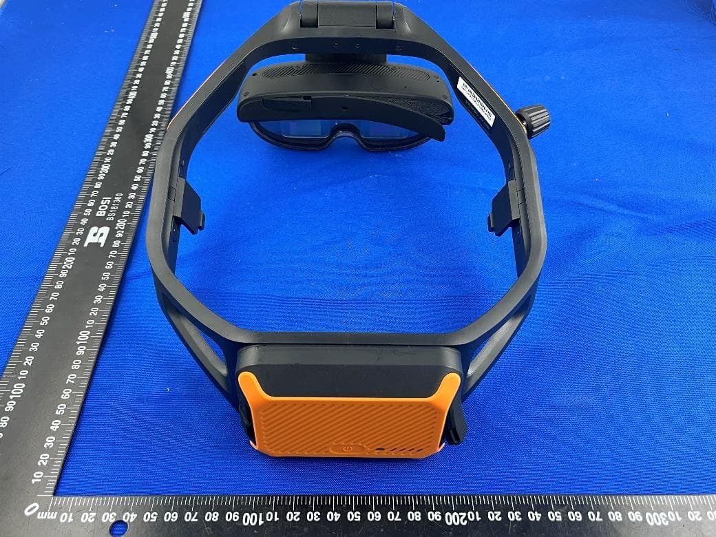 X-Craft MR Glasses - FCC ID 2AW2R-RX103 - Hangzhou LingBan Technology Co.,LTD. (4)