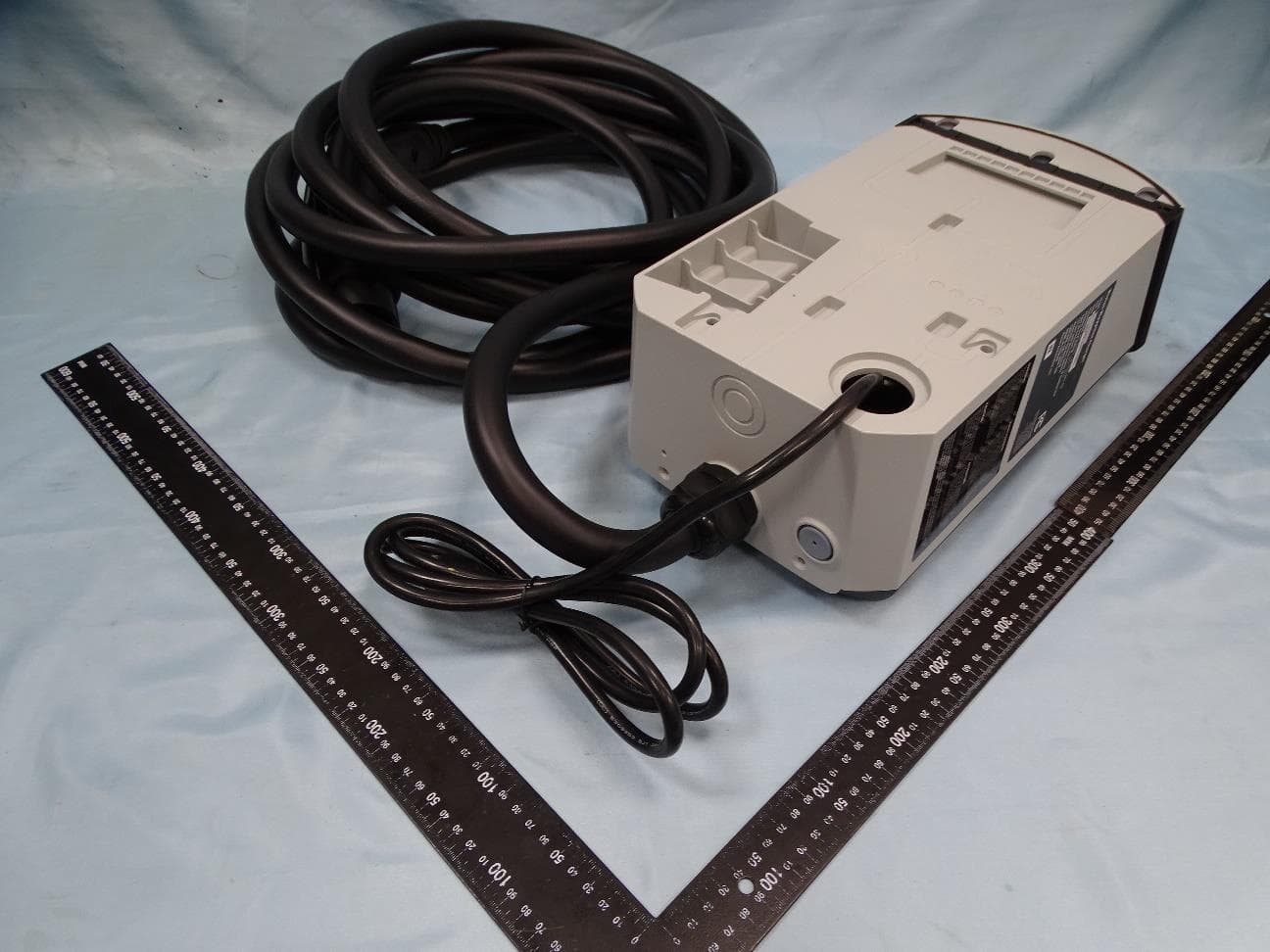 EV Charger - FCC ID 2AW3A-1NAC21ACUCM - Rivian Automotive, LLC (2)