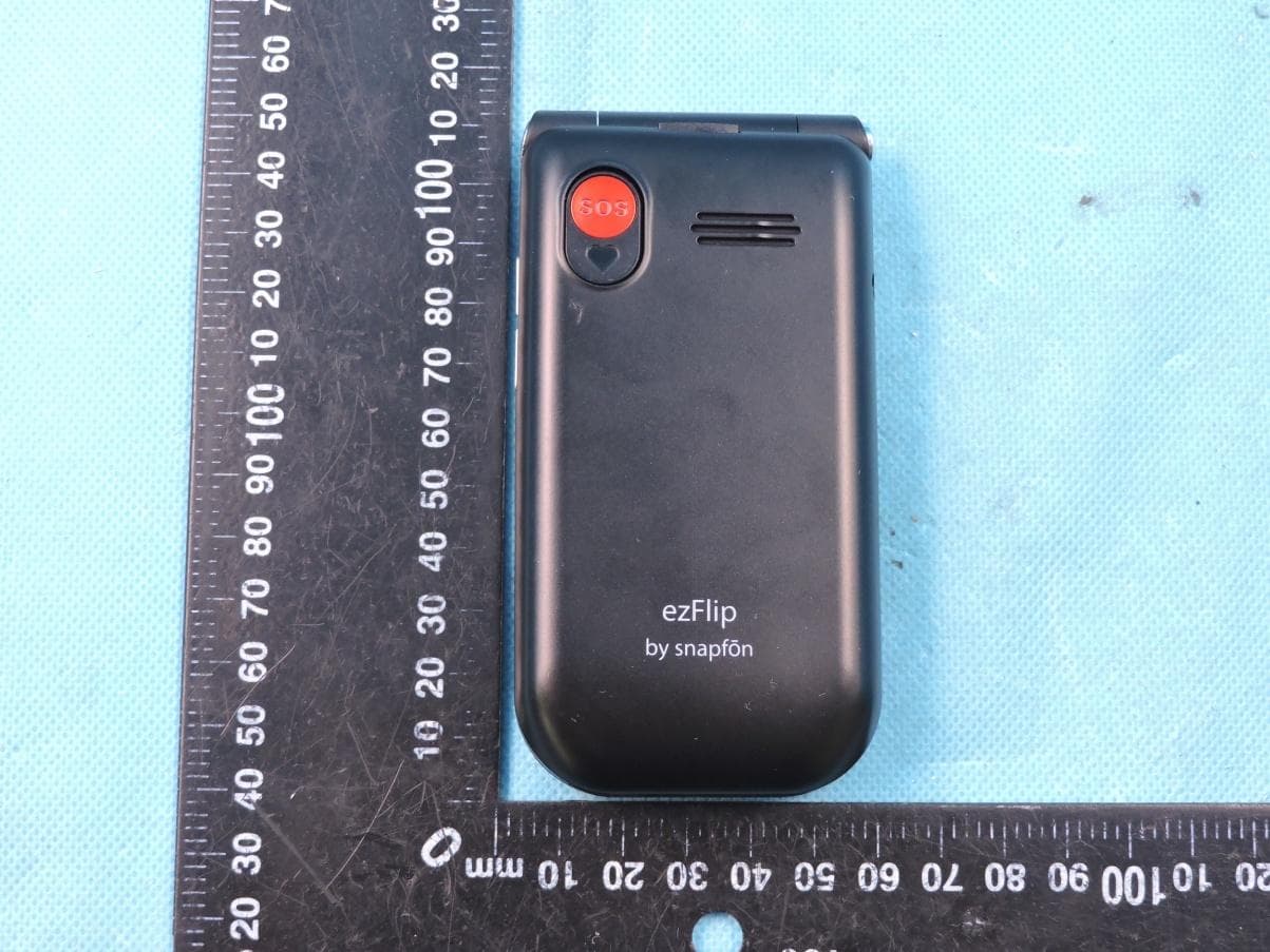 4G phone - FCC ID 2AW56-EZFLIP - Excellus Communications, LLC (4)