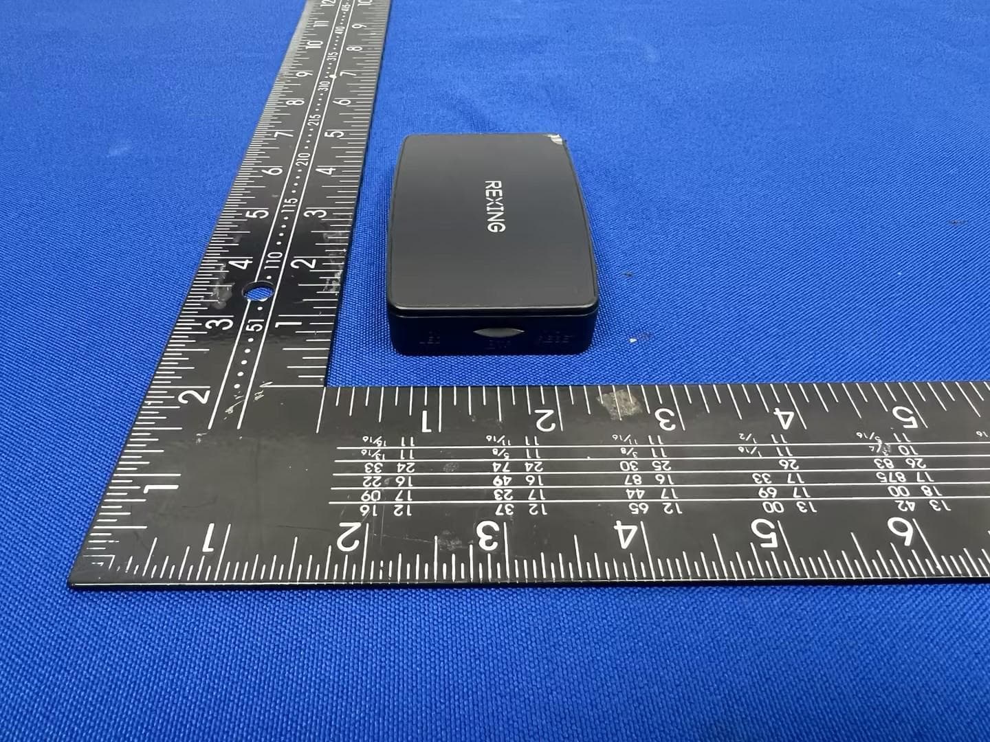 Wireless CarPlay adapter - FCC ID 2AW5W-CPW-1 - REXING INC.
