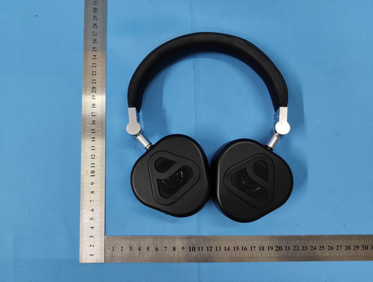 VERTO HEADPHONES - FCC ID 2AW6S-EAMVERTO1 - Eamus Company Limited
