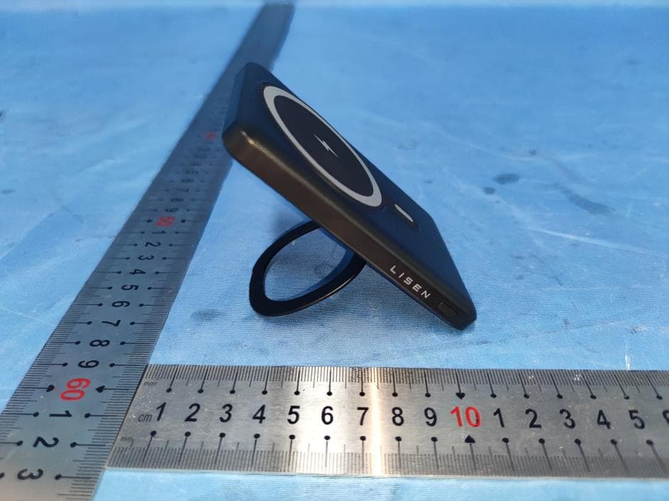 Magnetic wireless charging mobile power supply - FCC ID 2AW73-2E417 - Shenzhen Xiangdangwen Technology Co.,Ltd. (3)