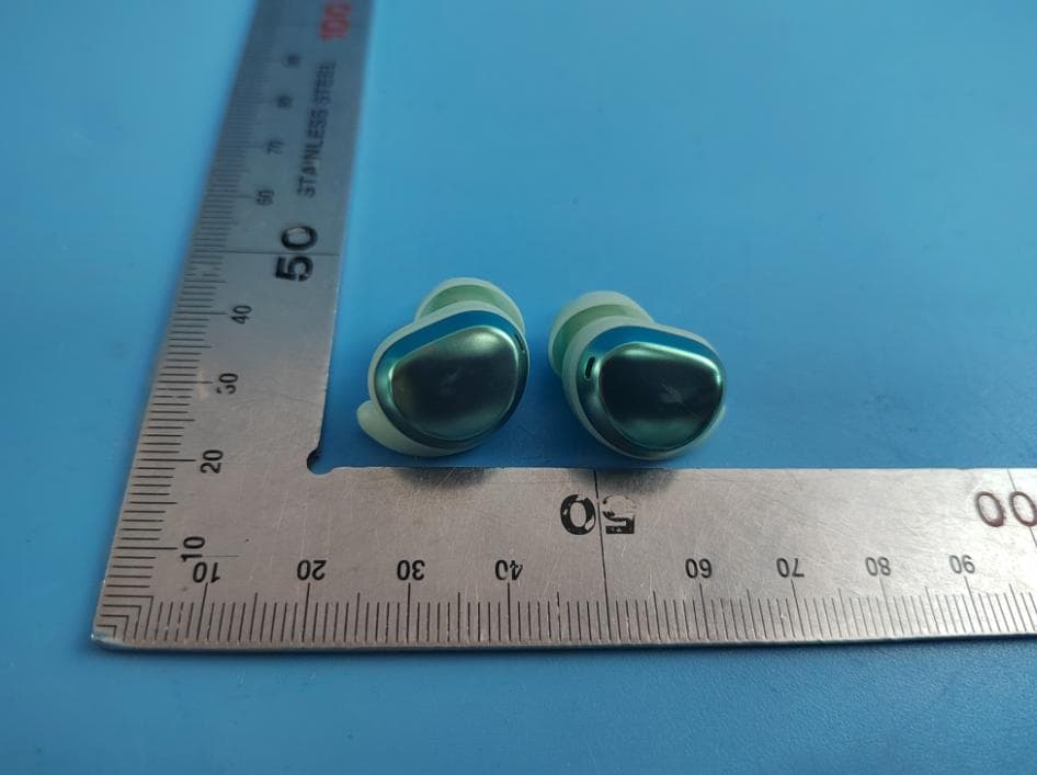 ULTRA COMPACT ANC/ENC TRUE WIRELESS EARBUDS - FCC ID 2AW9I-LPT05 - SOUND INNOVATION CO., LIMITED (5)