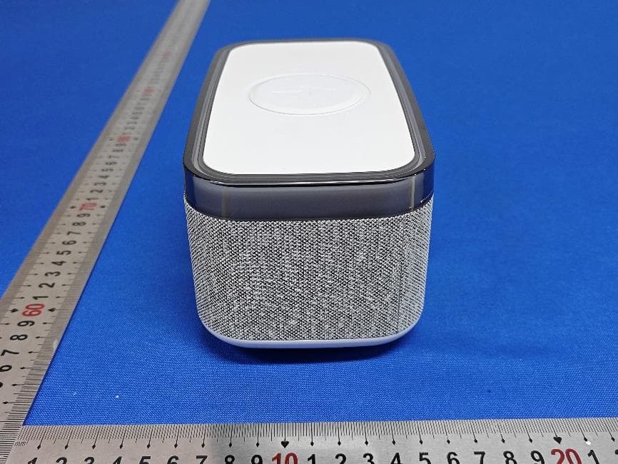 LED Wireless Charging Bluetooth Speaker - FCC ID 2AW9J-S300 - Shenzhen Xindongsheng Electronic Technology Co., Ltd. (4)