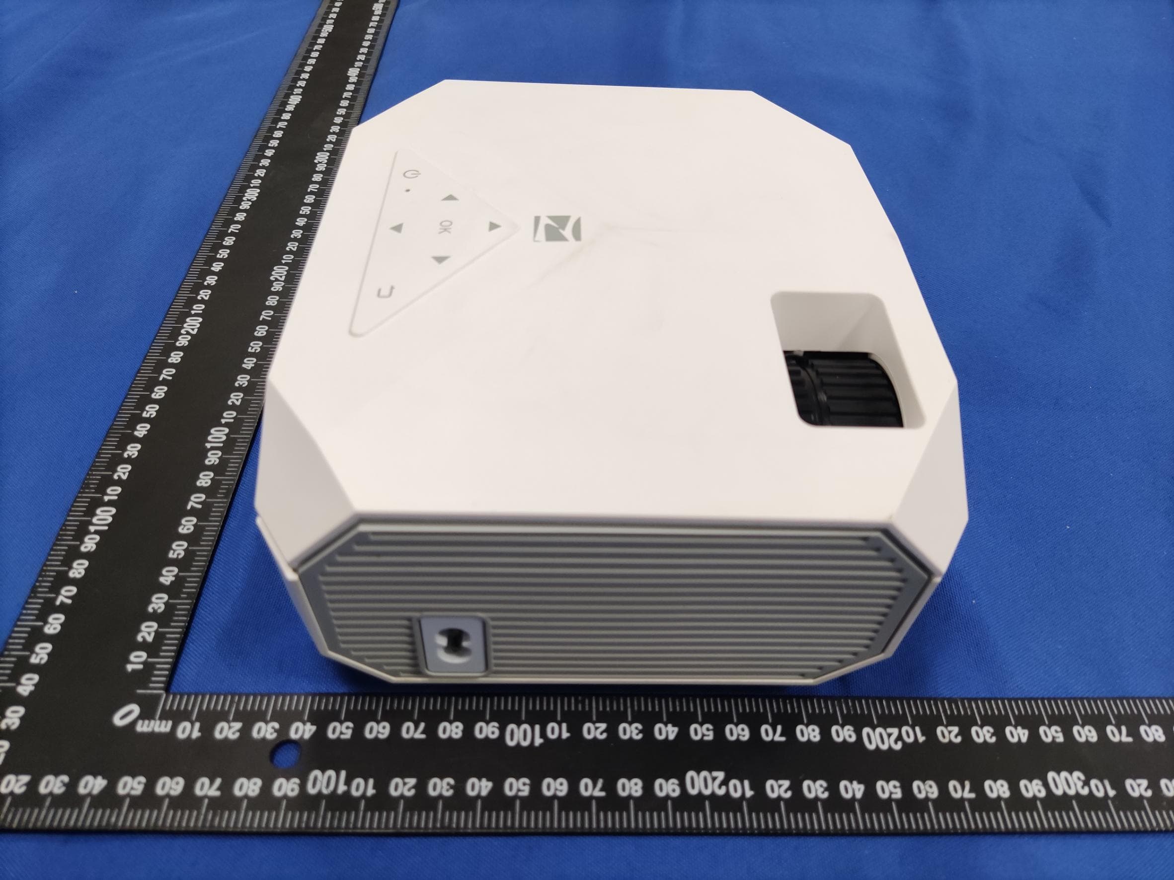 projector - FCC ID 2AW9Q-GC007 - Golden Coast Technology (shenzhen) Co.,Ltd (5)