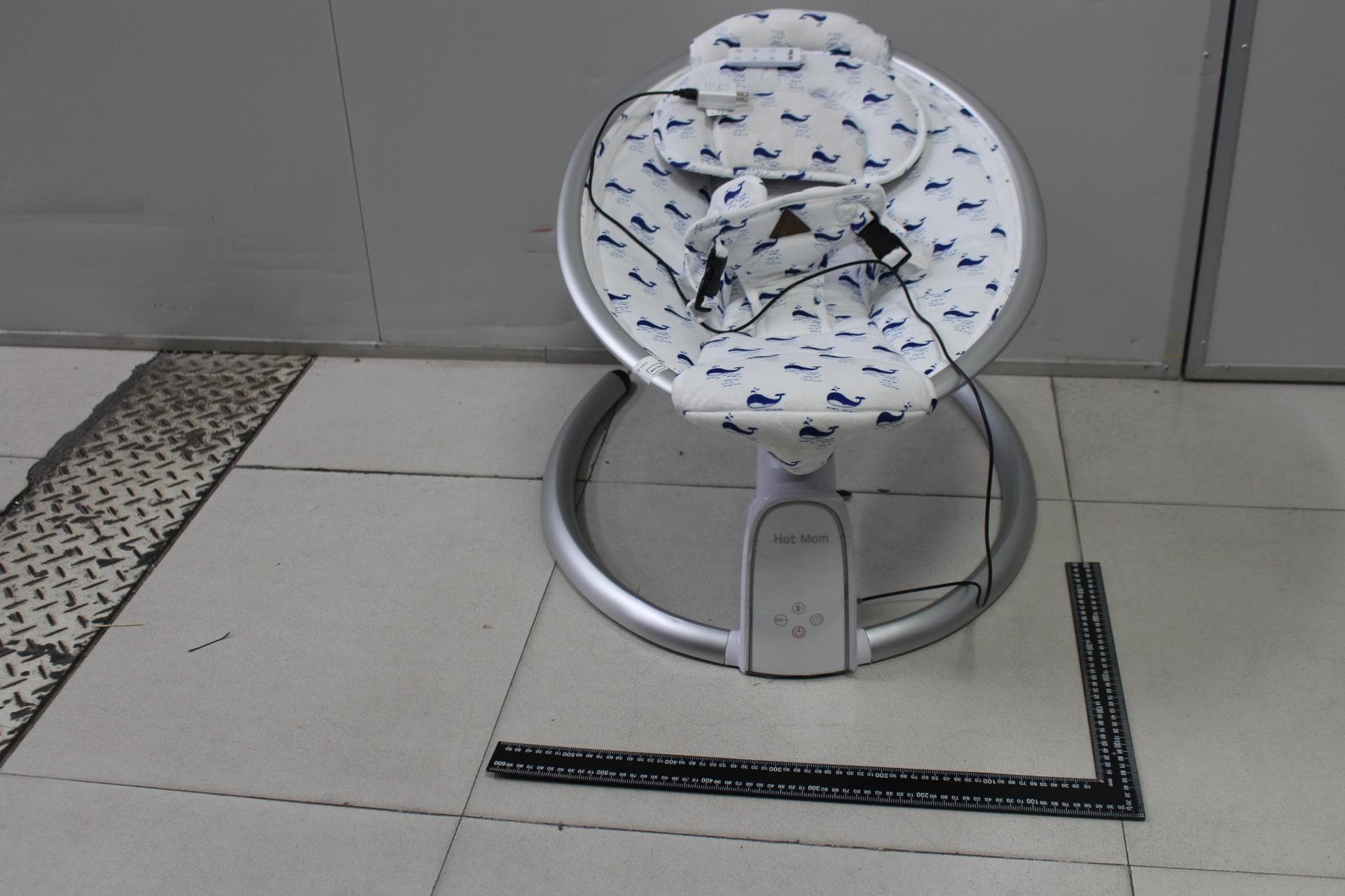 Baby Bouncer - FCC ID 2AWATHOTMOM-BB200 - Zhongshan Hot Mom Co., Ltd. (5)