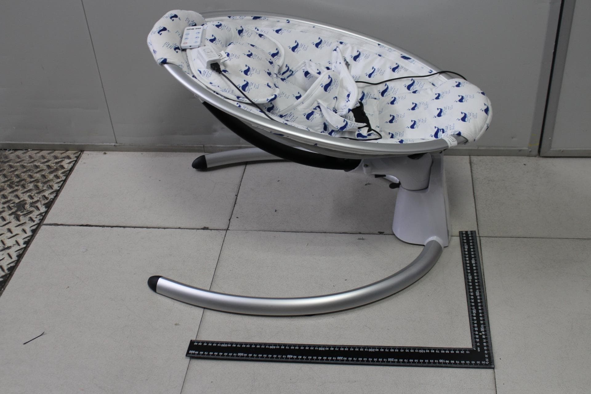 Baby Bouncer - FCC ID 2AWATHOTMOM-BB200 - Zhongshan Hot Mom Co., Ltd. (3)