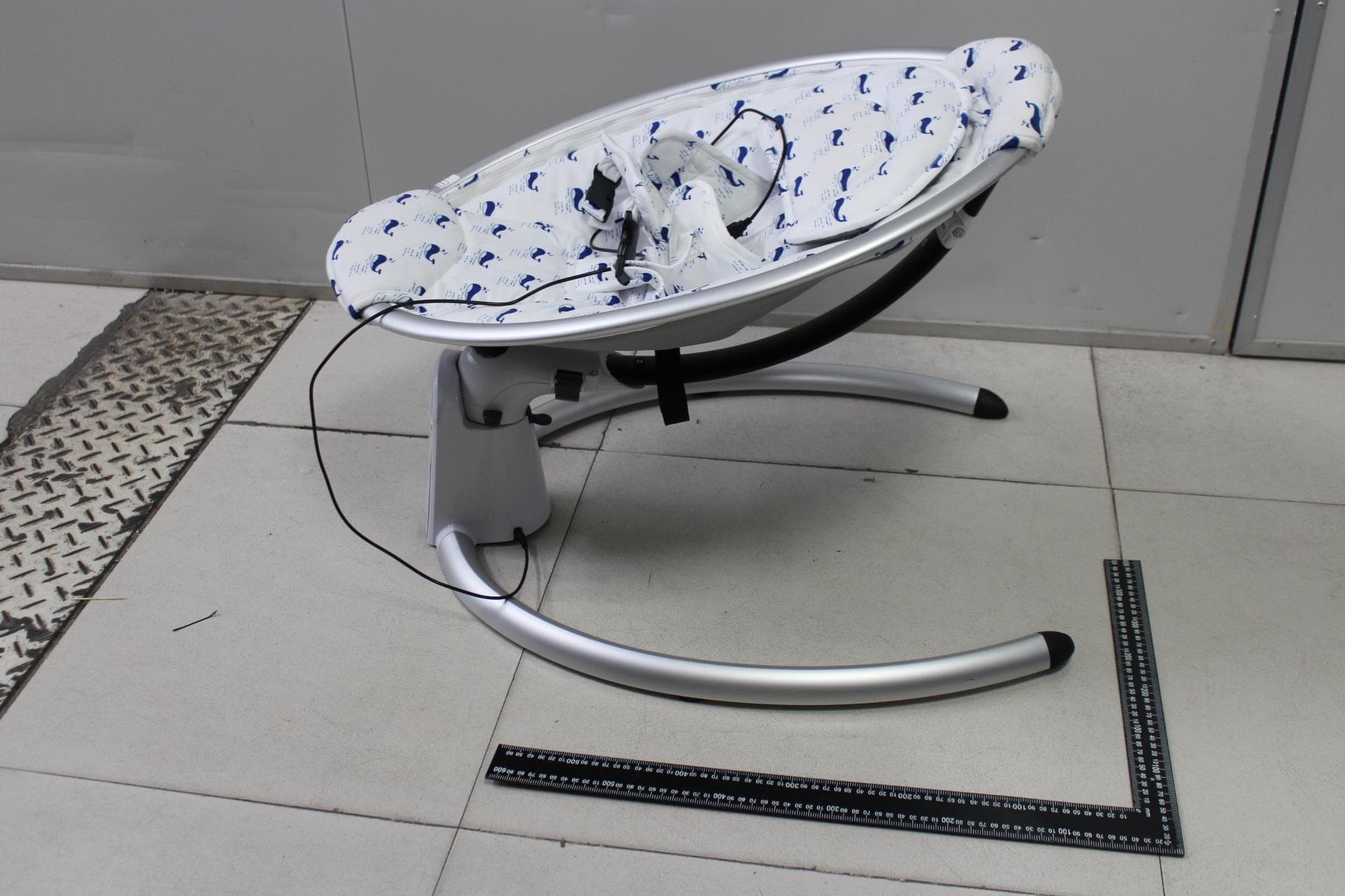 Baby Bouncer - FCC ID 2AWATHOTMOM-BB200 - Zhongshan Hot Mom Co., Ltd.