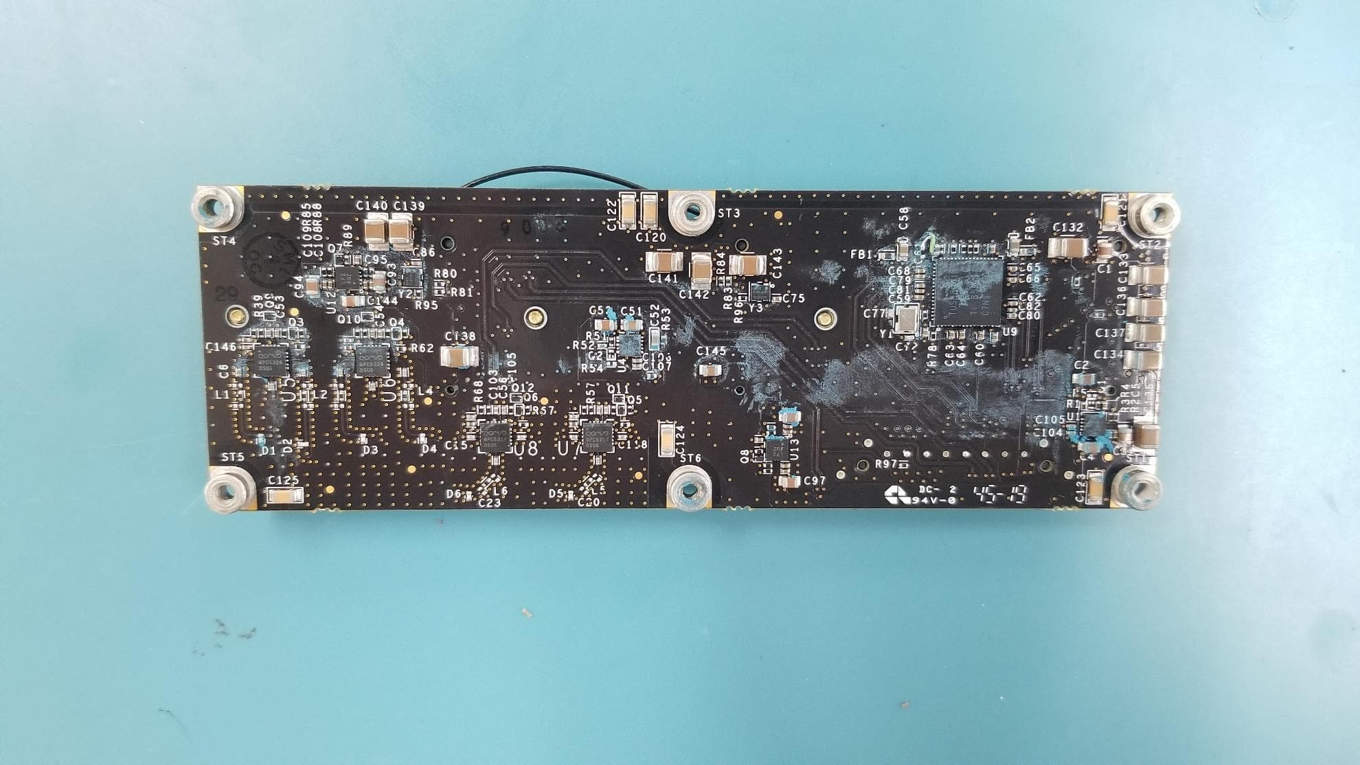 Cell and WiFi carrier with integrated RF switching - FCC ID 2AWBR002250 - Aversan Inc. (2)