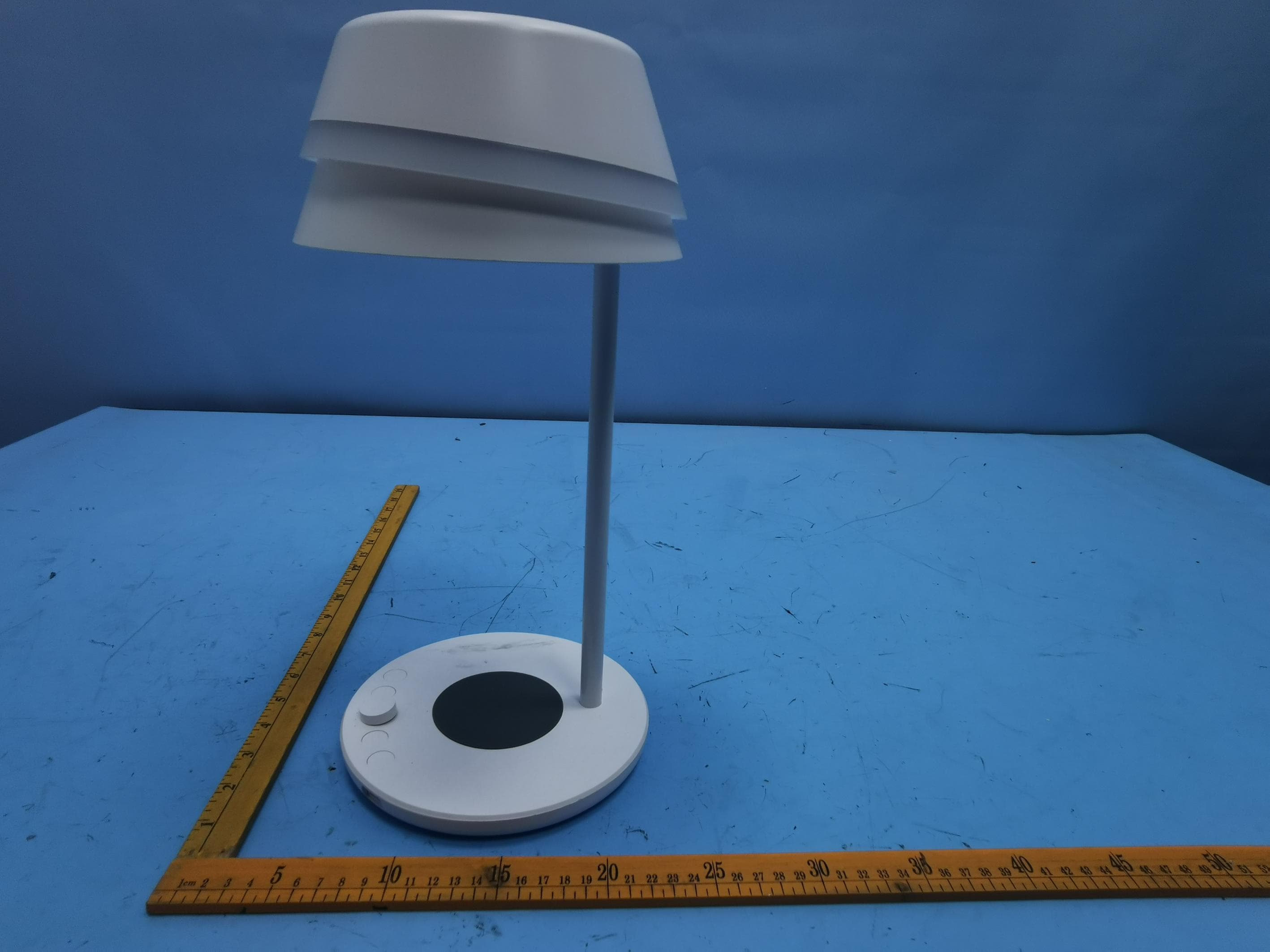 Smart Multi-color Table Lamp - FCC ID 2AWCB-KT-T03AWU - SHENZHENSHI KAIXIN GUANGDIAN CO.,LTD