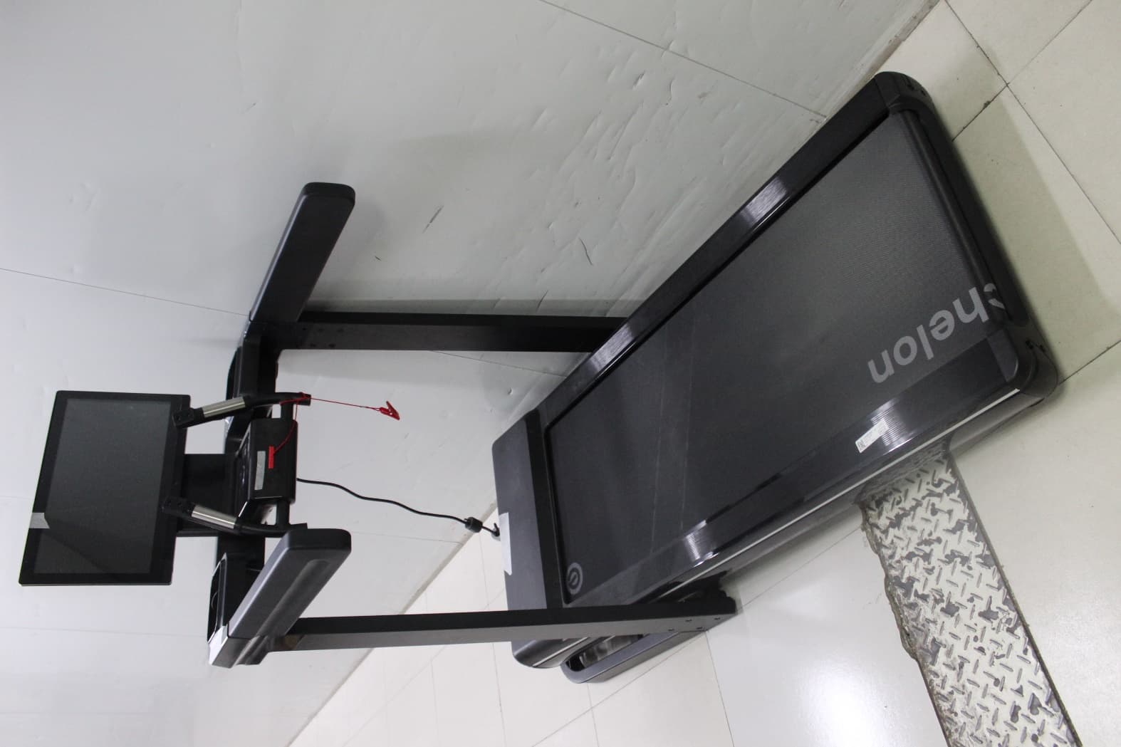 Motorized Treadmill, Stride-50-RCX-22 - FCC ID 2AWD4-ECHL7747 - Echelon Fitness Multimedia LLC (5)