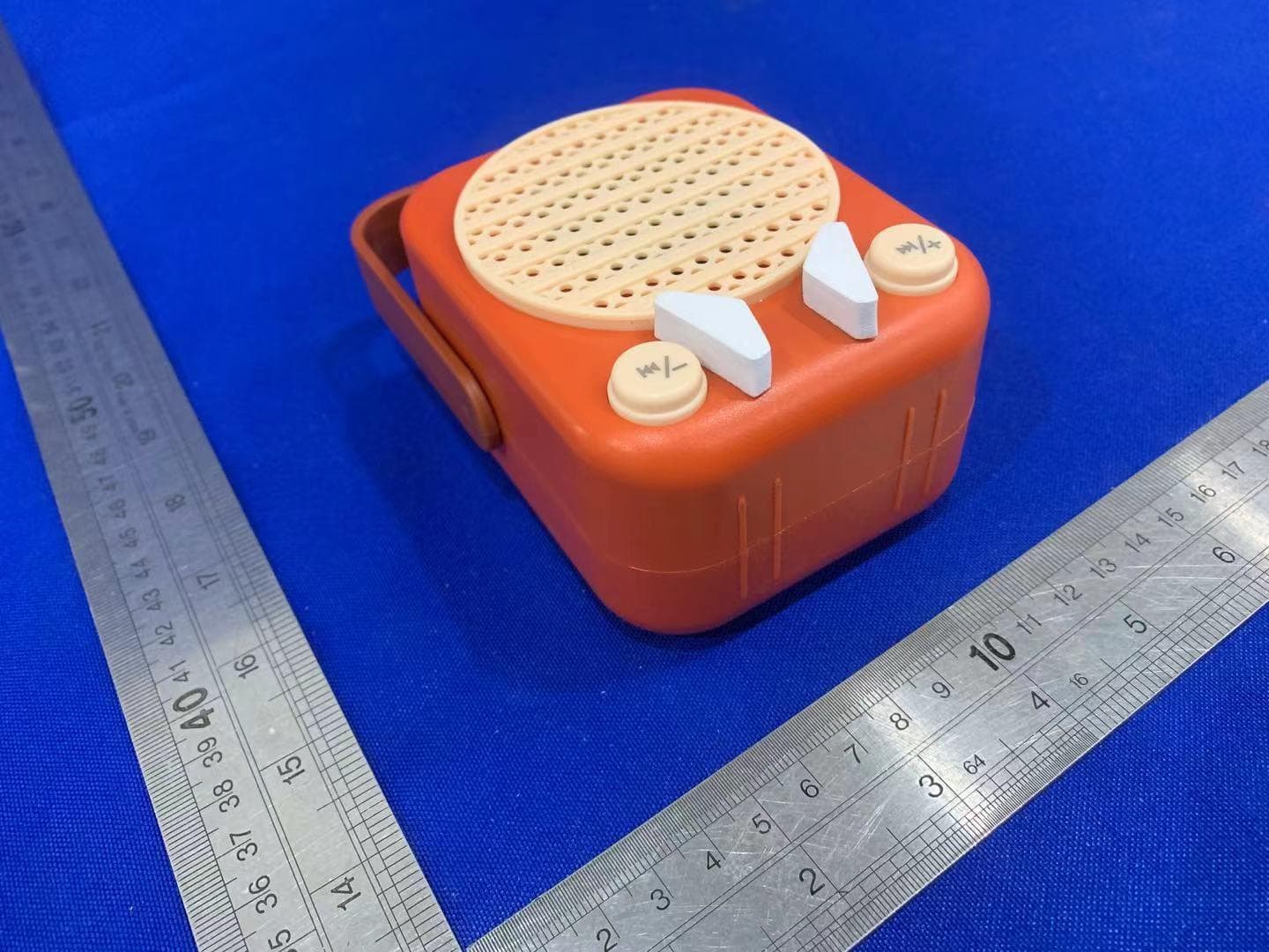 Retro BT Speaker - FCC ID 2AWENMO51RS - DONGGUAN MORITAKE INDUSTRIAL CO.,LTD (3)
