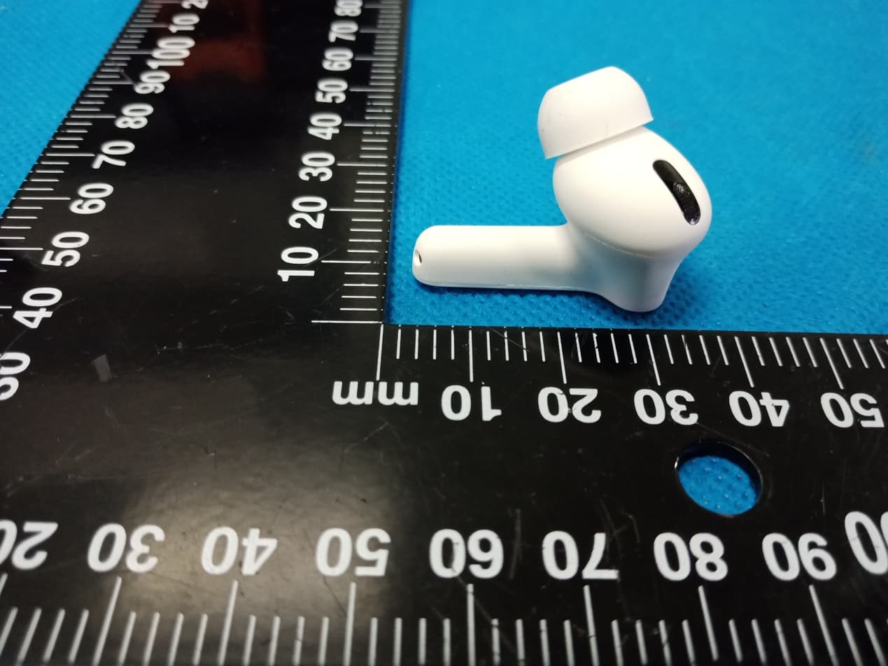 Wireless Bluetooth Earphones - FCC ID 2AWEY-A11 - HONGKONG CHOICE ELECTRONICS CO., LTD (3)