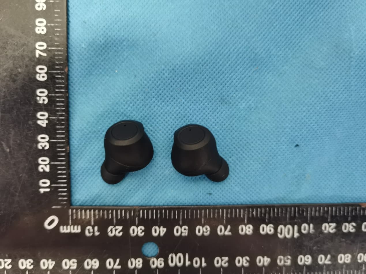 Wireless Bluetooth Earphones - FCC ID 2AWEY-A65 - HONGKONG CHOICE ELECTRONICS CO., LTD (5)