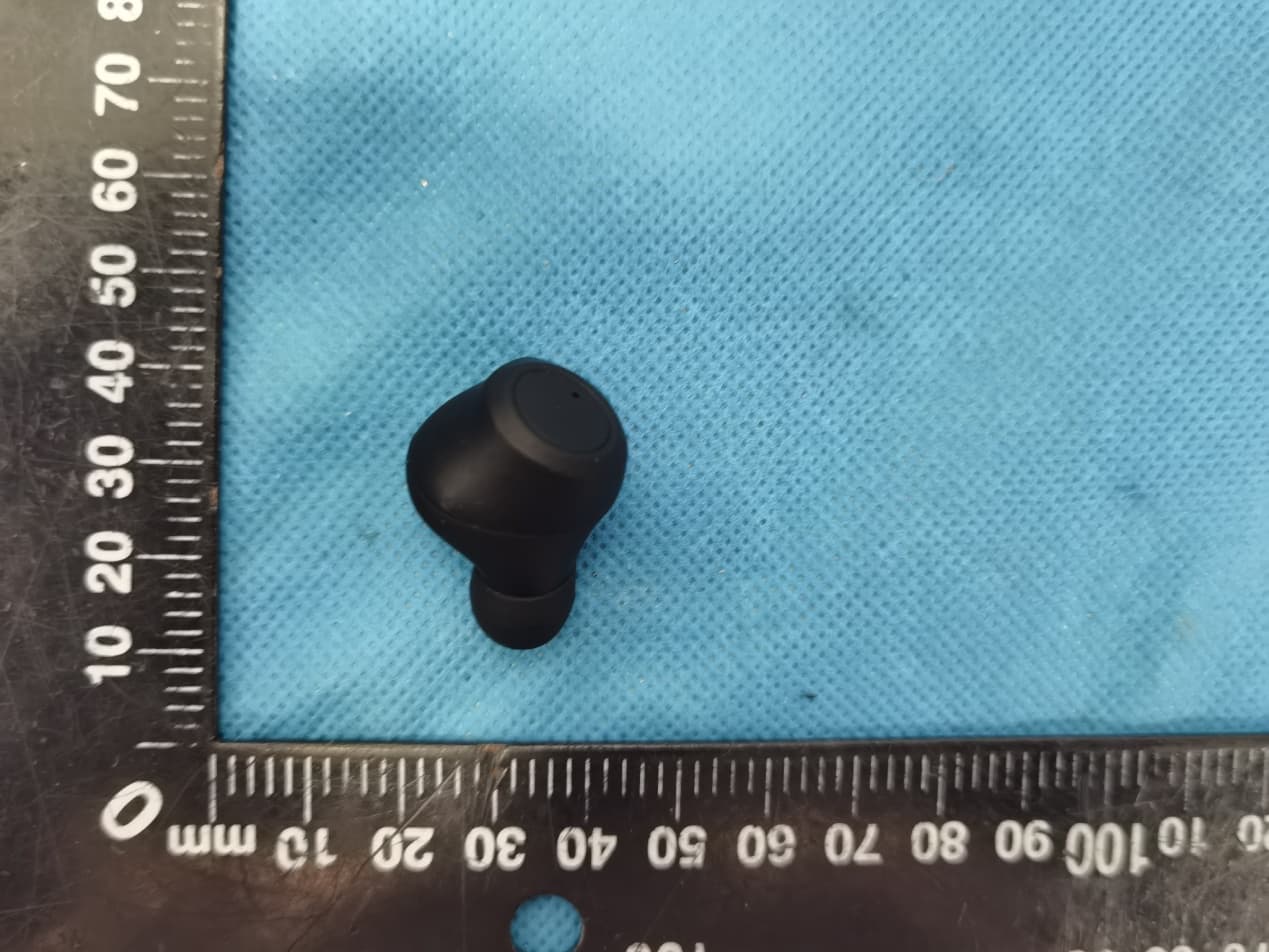 Wireless Bluetooth Earphones - FCC ID 2AWEY-A65 - HONGKONG CHOICE ELECTRONICS CO., LTD (2)