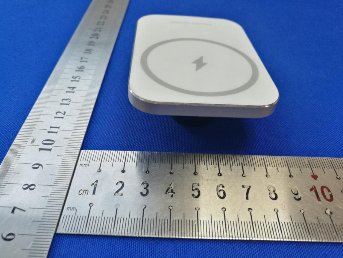 Vehicle wireless charging bracket - FCC ID 2AWF9-GBA15A - ShenZhenshi GYBB Technology Co., Ltd. (2)