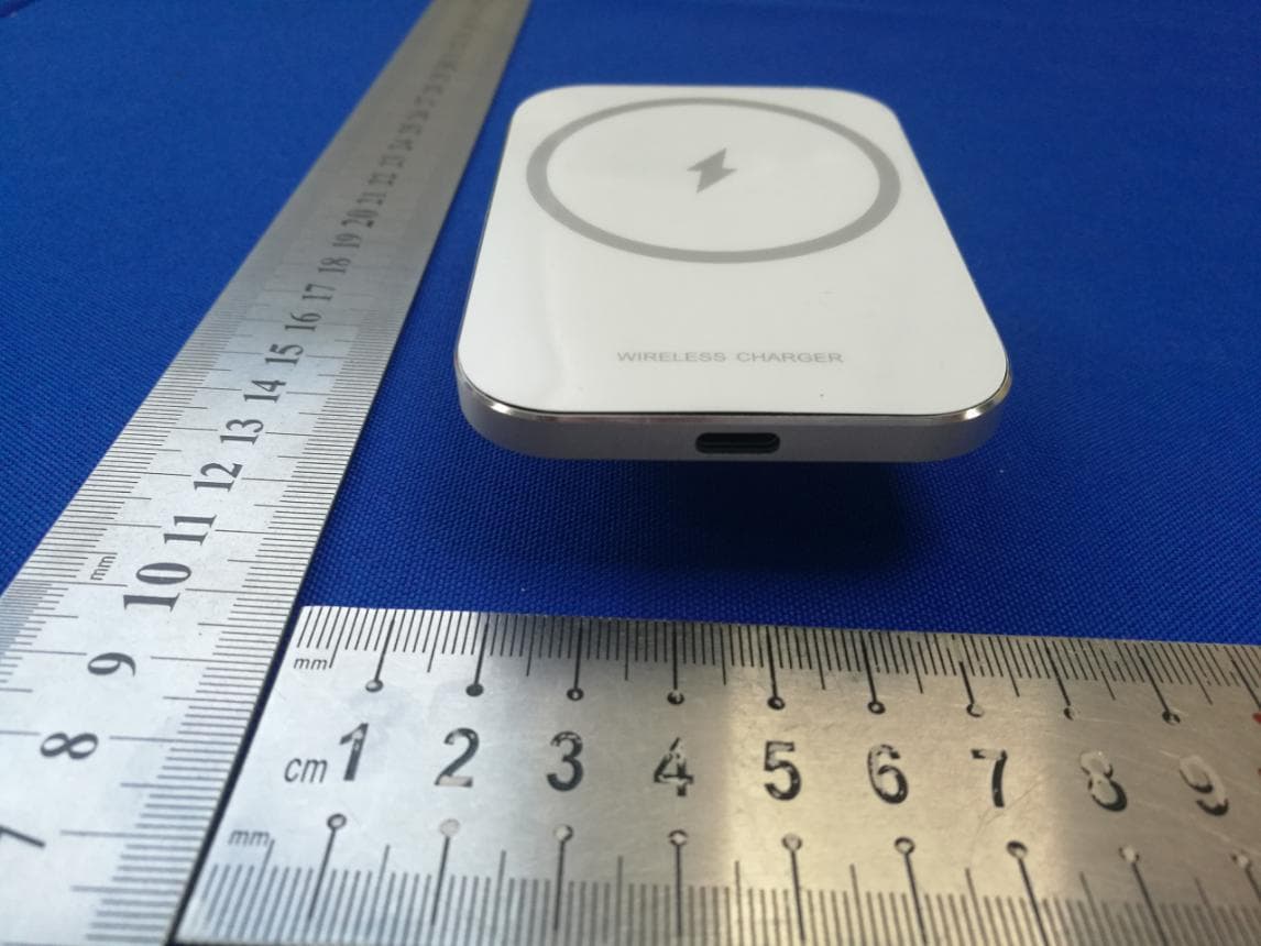 Vehicle wireless charging bracket - FCC ID 2AWF9-GBA15A - ShenZhenshi GYBB Technology Co., Ltd. (4)