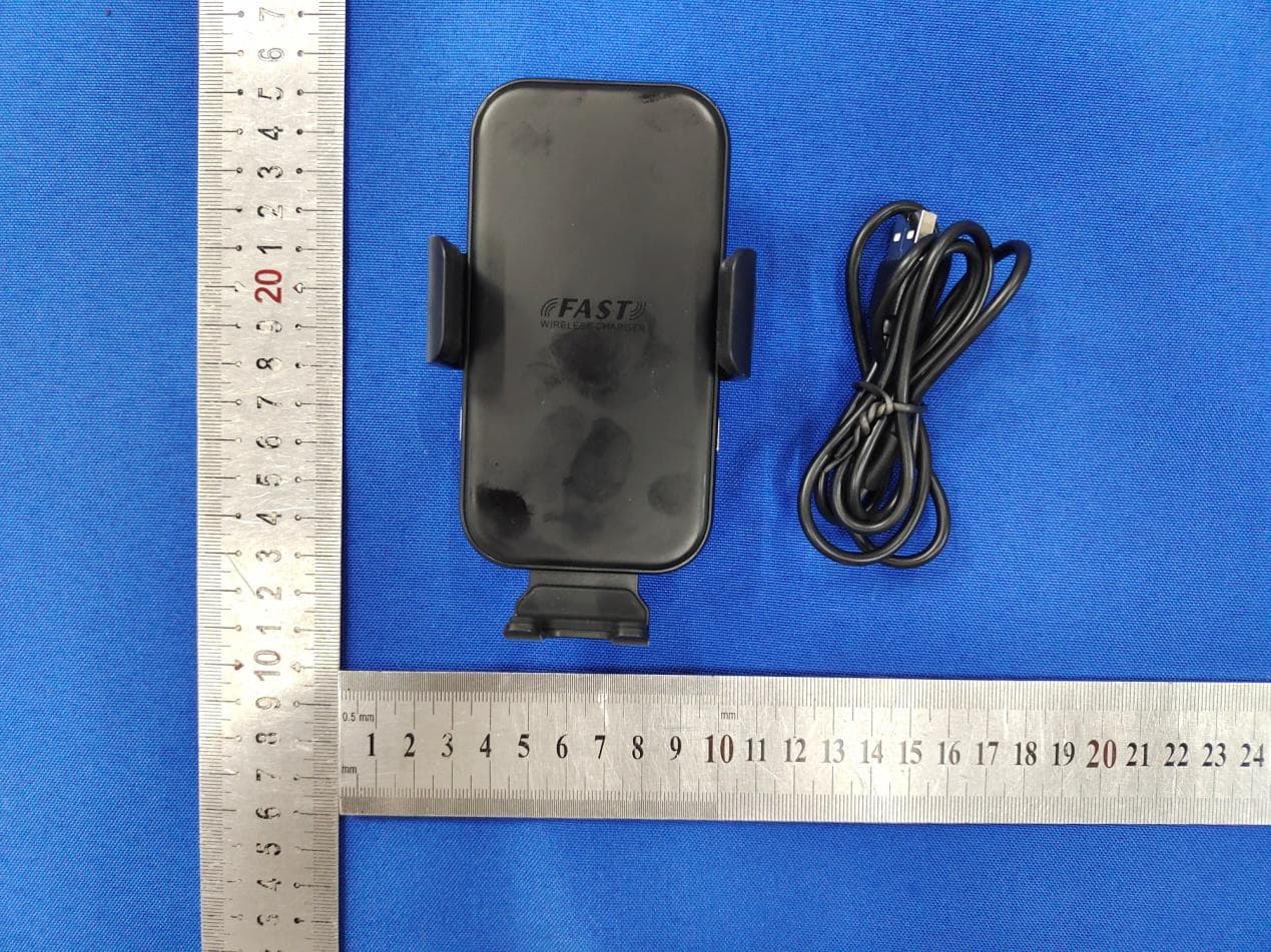 Vehicle wireless charging bracket - FCC ID 2AWF9-GBA8B - ShenZhenshi GYBB Technology Co., Ltd.