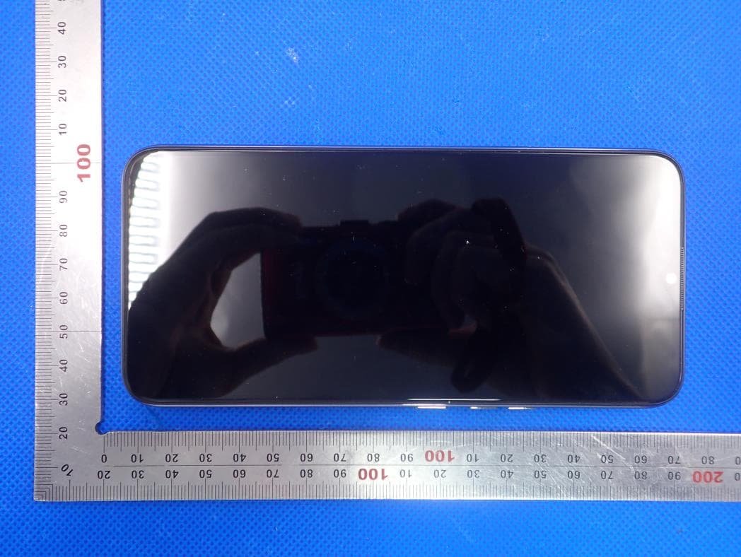 Smart Phone - FCC ID 2AWFM-MARAPHONES-Z1 - Mara Phones Limited (2)