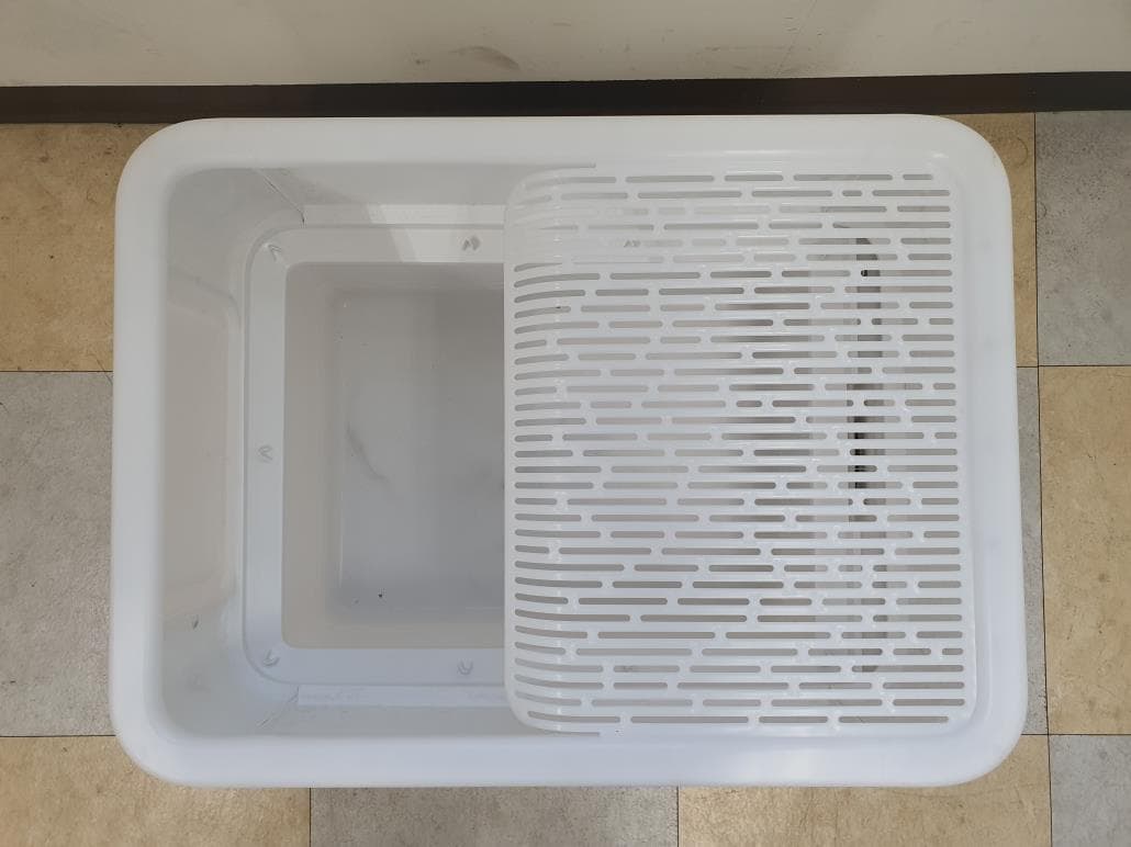 IoT cat litter box - FCC ID 2AWFPBOX1 - PurrSong, Inc.