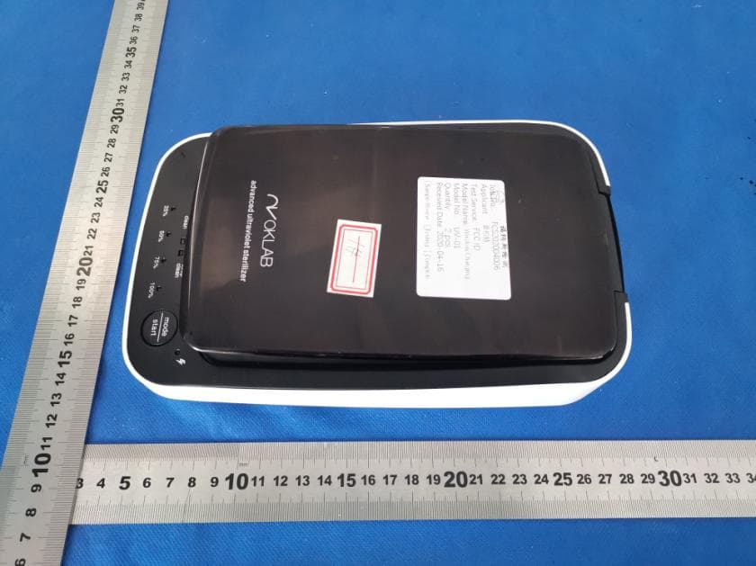 Sterilizer with Wireless Charger - FCC ID 2AWGY-UV-01 - Shenzhen Qianhai Albert Network Technology  Co.,Ltd. (5)