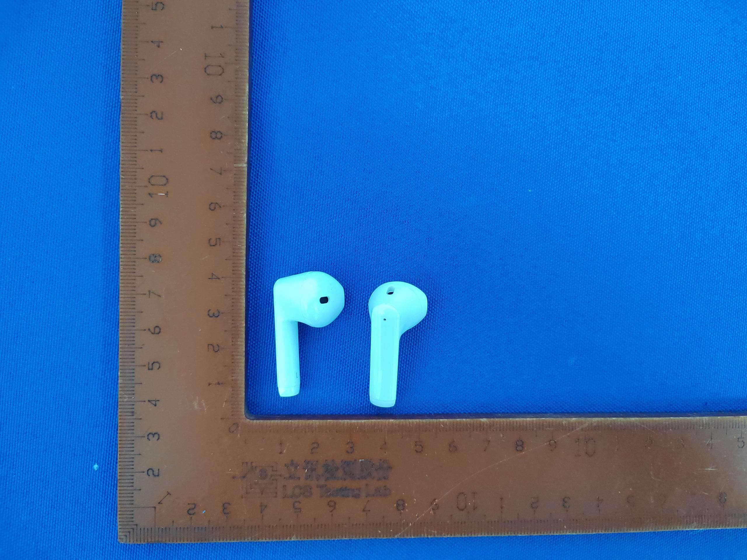 Translator Earbuds - FCC ID 2AWHA-A8EB - Shenzhen Wooask Technology Co.,Ltd.