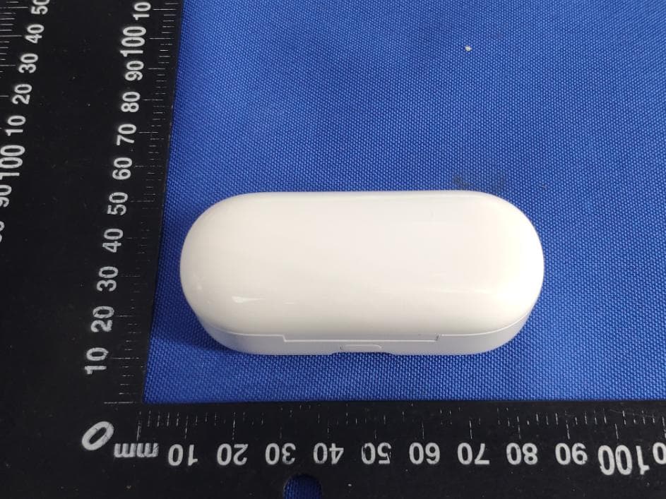 Wireless Earbuds with Charging Case - FCC ID 2AWHJ-AIR-2 - ADX LABS, INC (5)